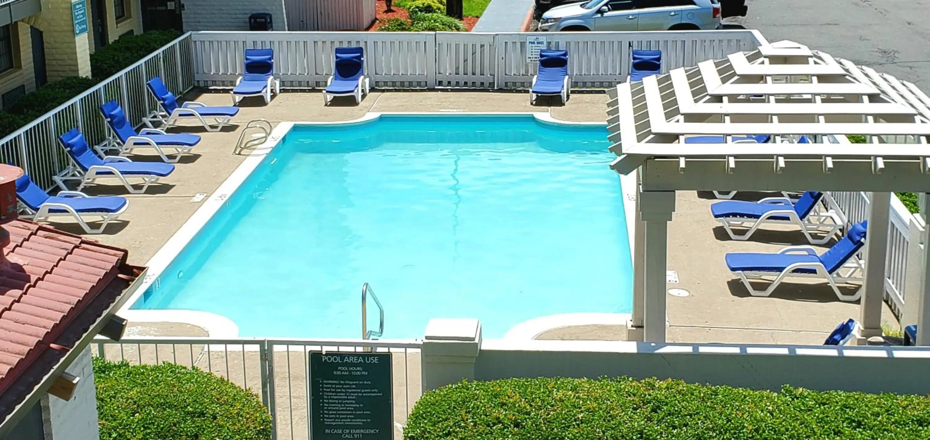 Swimming pool in Quality Inn Hampton - Newport News