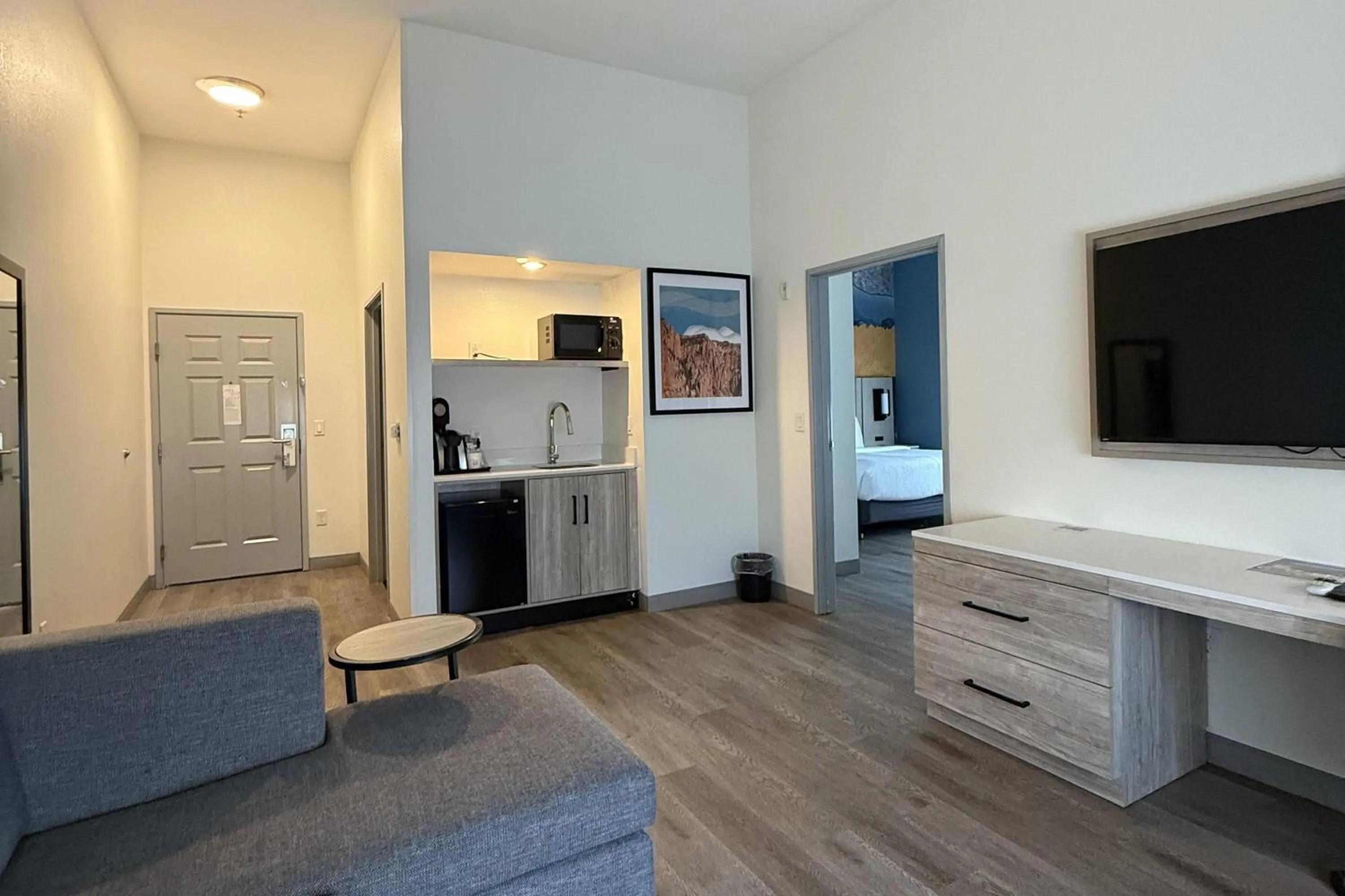 Photo of the whole room in La Quinta Inn & Suites by Wyndham Albuquerque Midtown