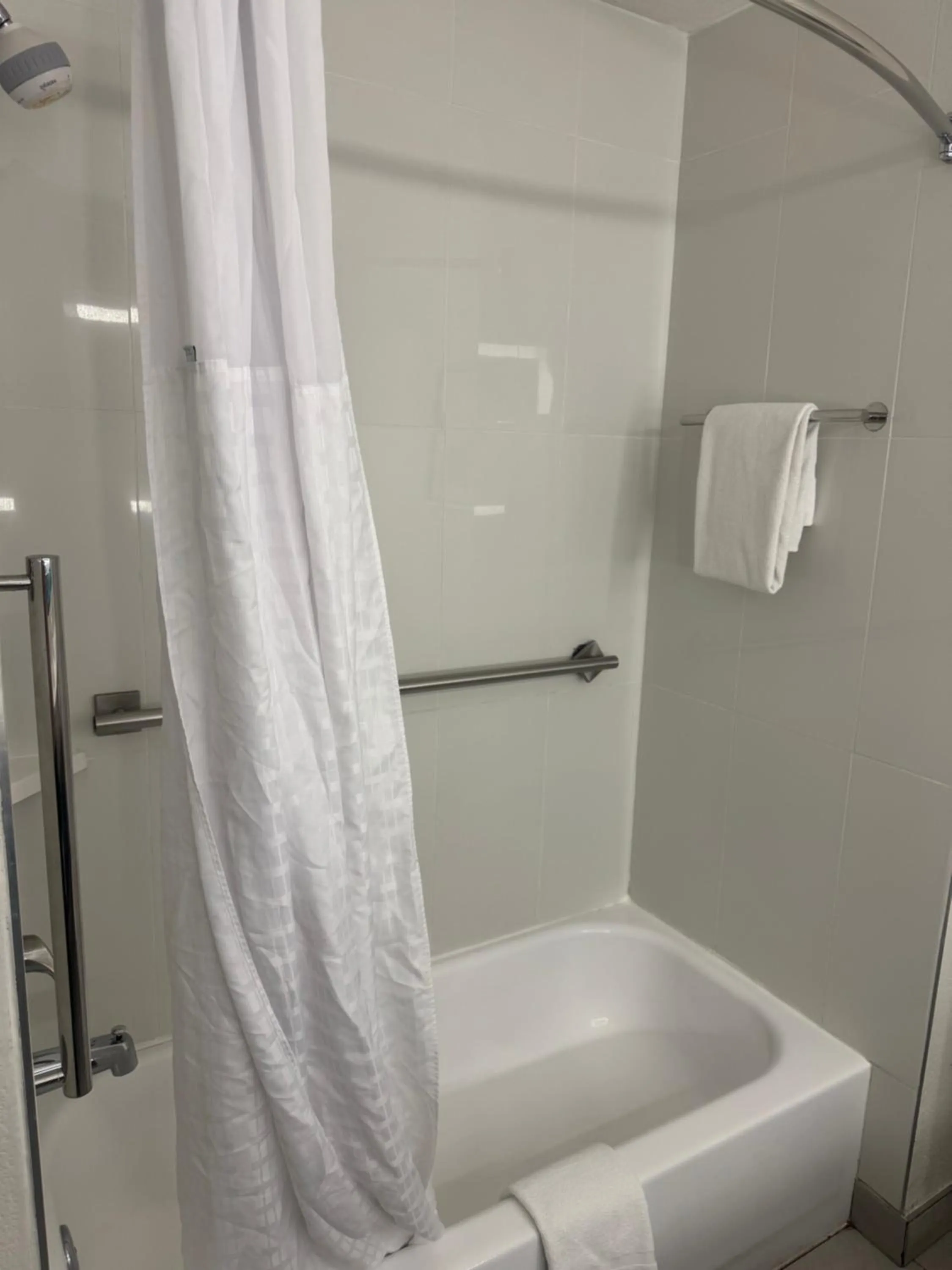 Bathroom in La Quinta Inn & Suites by Wyndham Albuquerque Midtown
