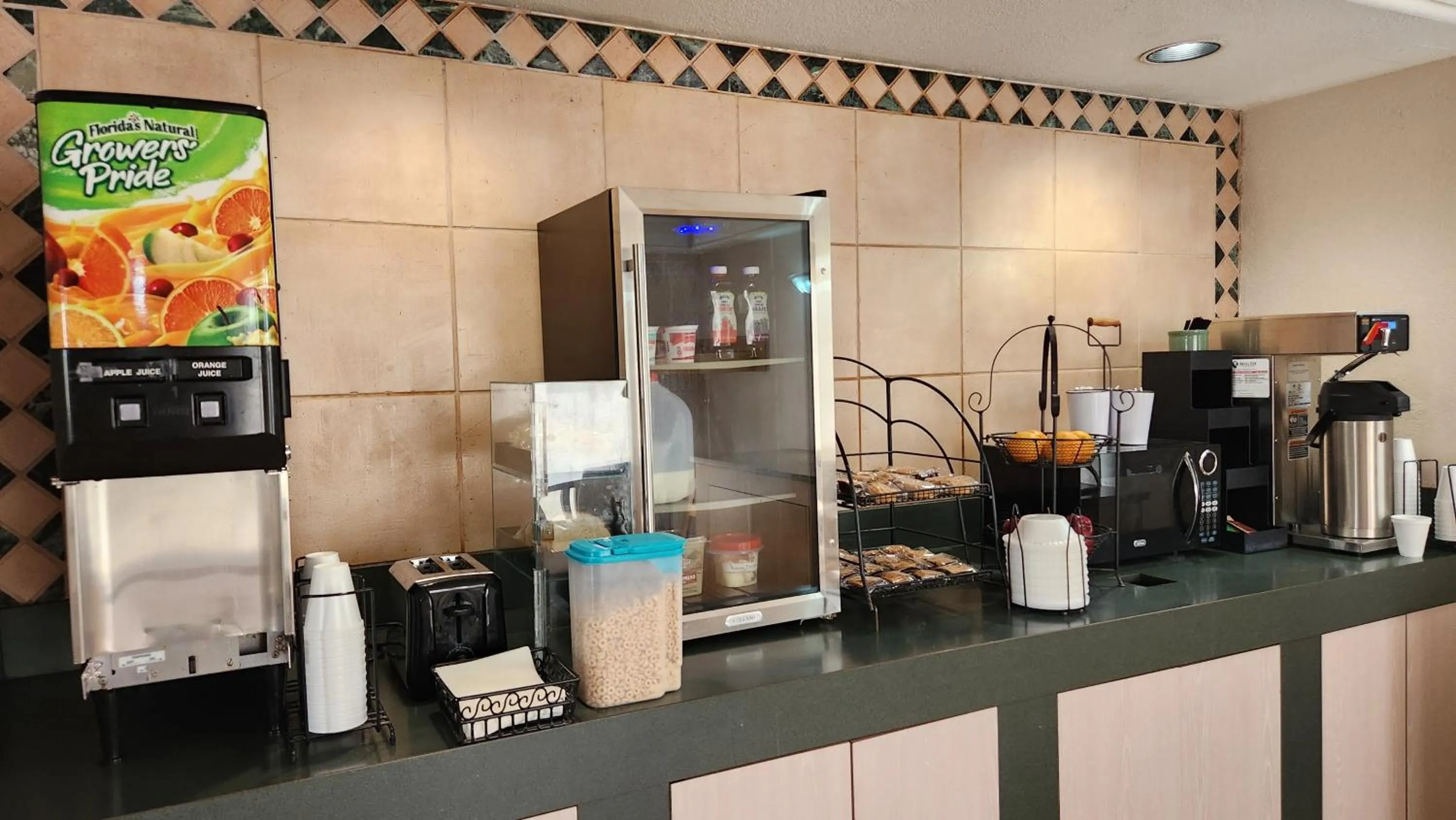 Breakfast in La Quinta Inn by Wyndham Clute Lake Jackson