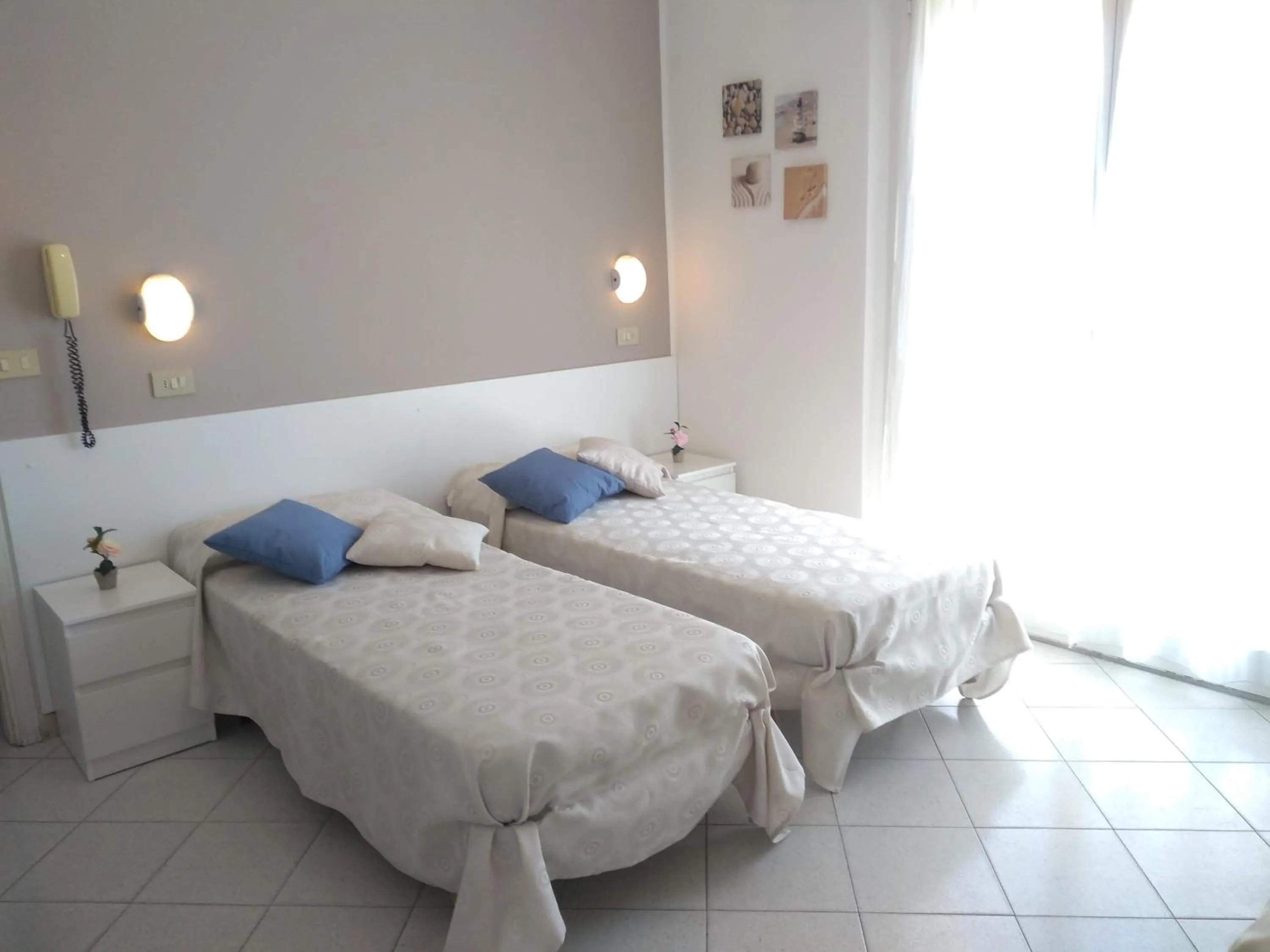 Photo of the whole room in Hotel La Bella Vita