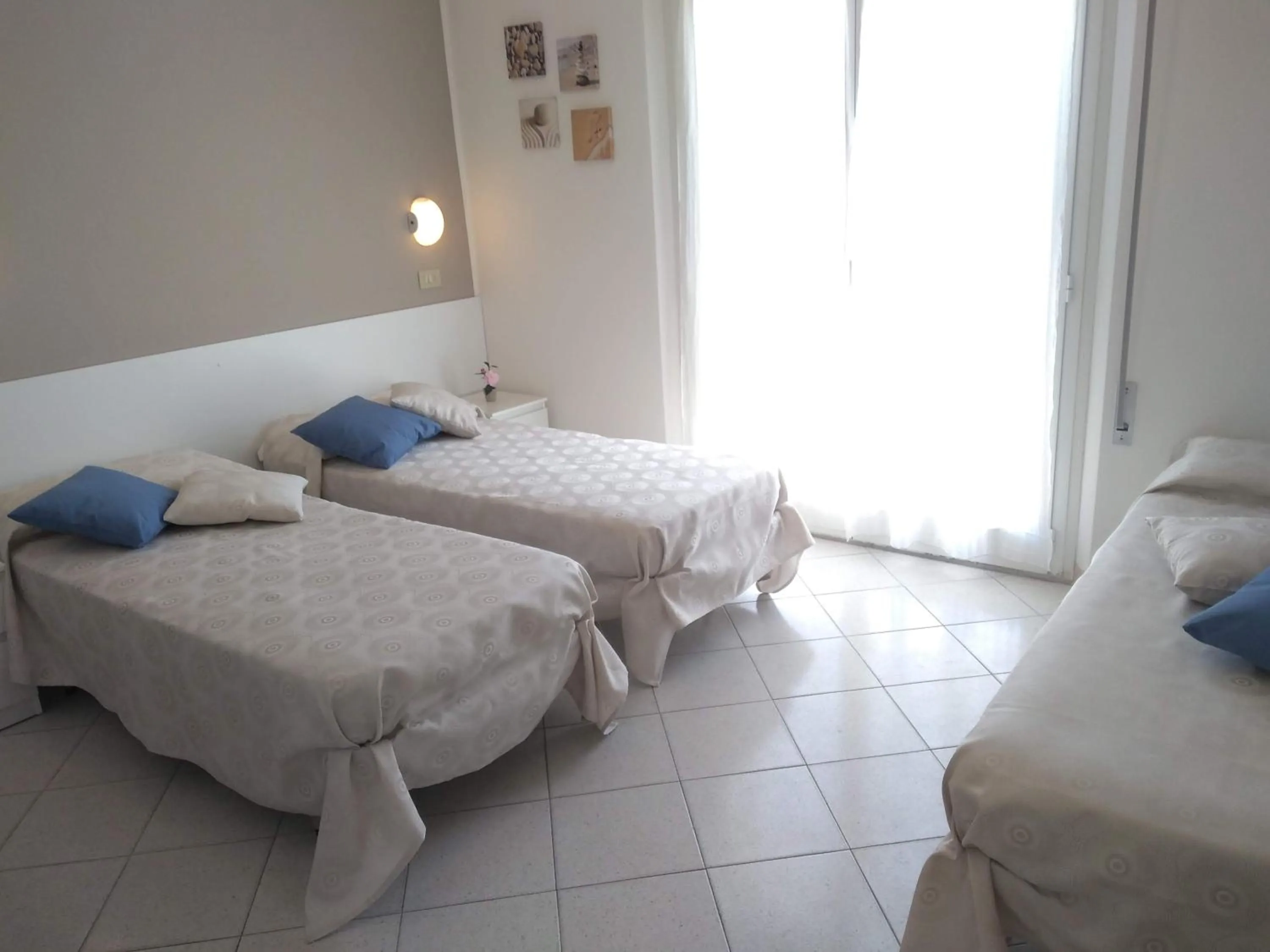 Photo of the whole room in Hotel La Bella Vita