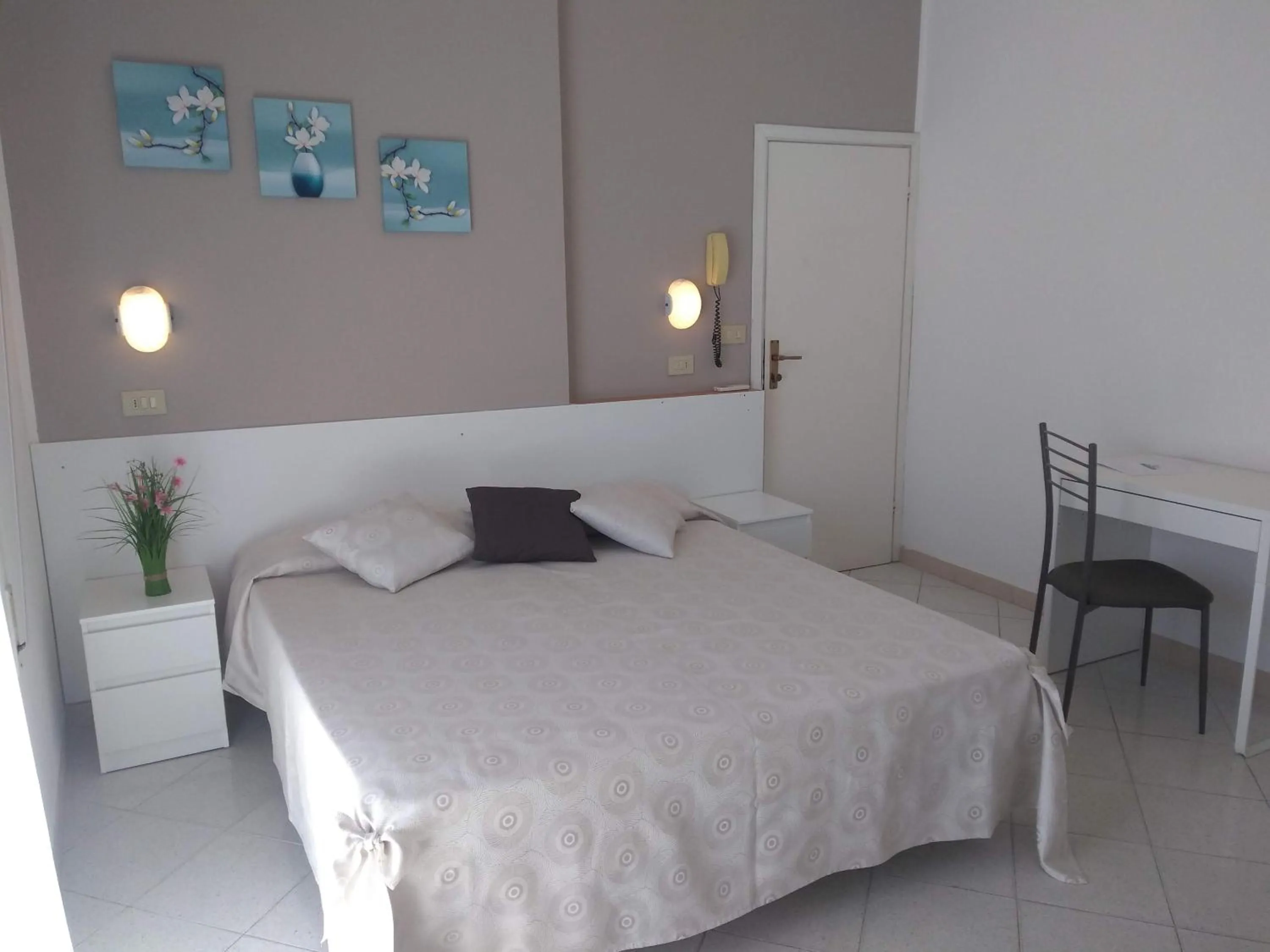 Photo of the whole room in Hotel La Bella Vita