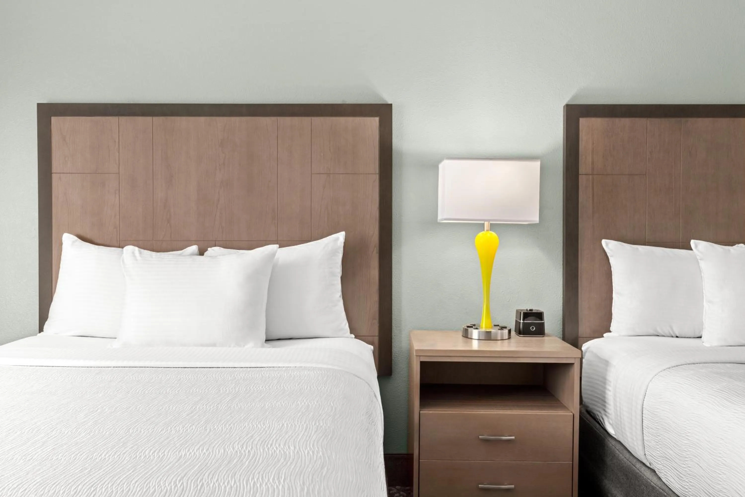 Bedroom, Bed in La Quinta by Wyndham Newport