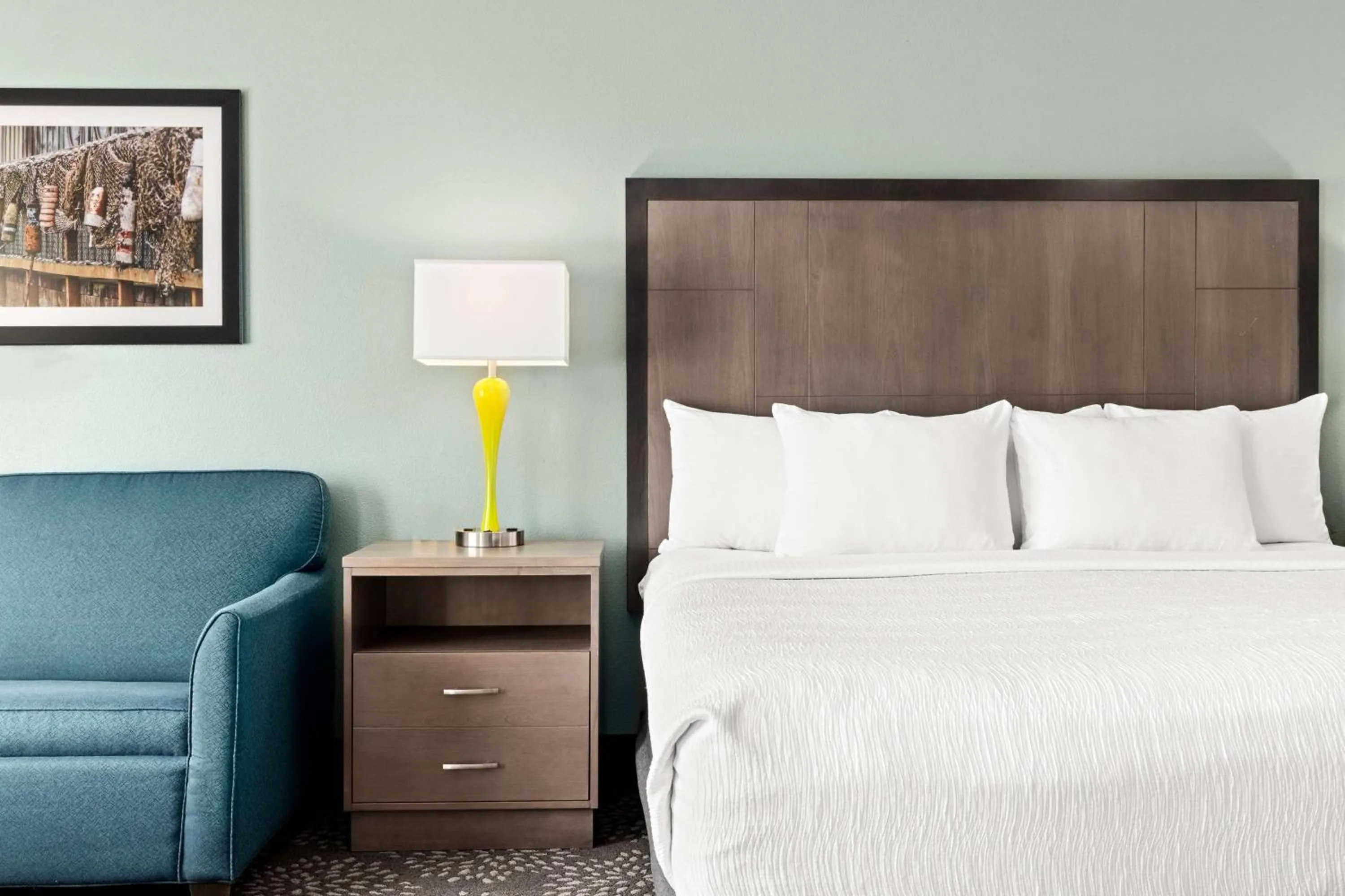 Photo of the whole room, Bed in La Quinta by Wyndham Newport