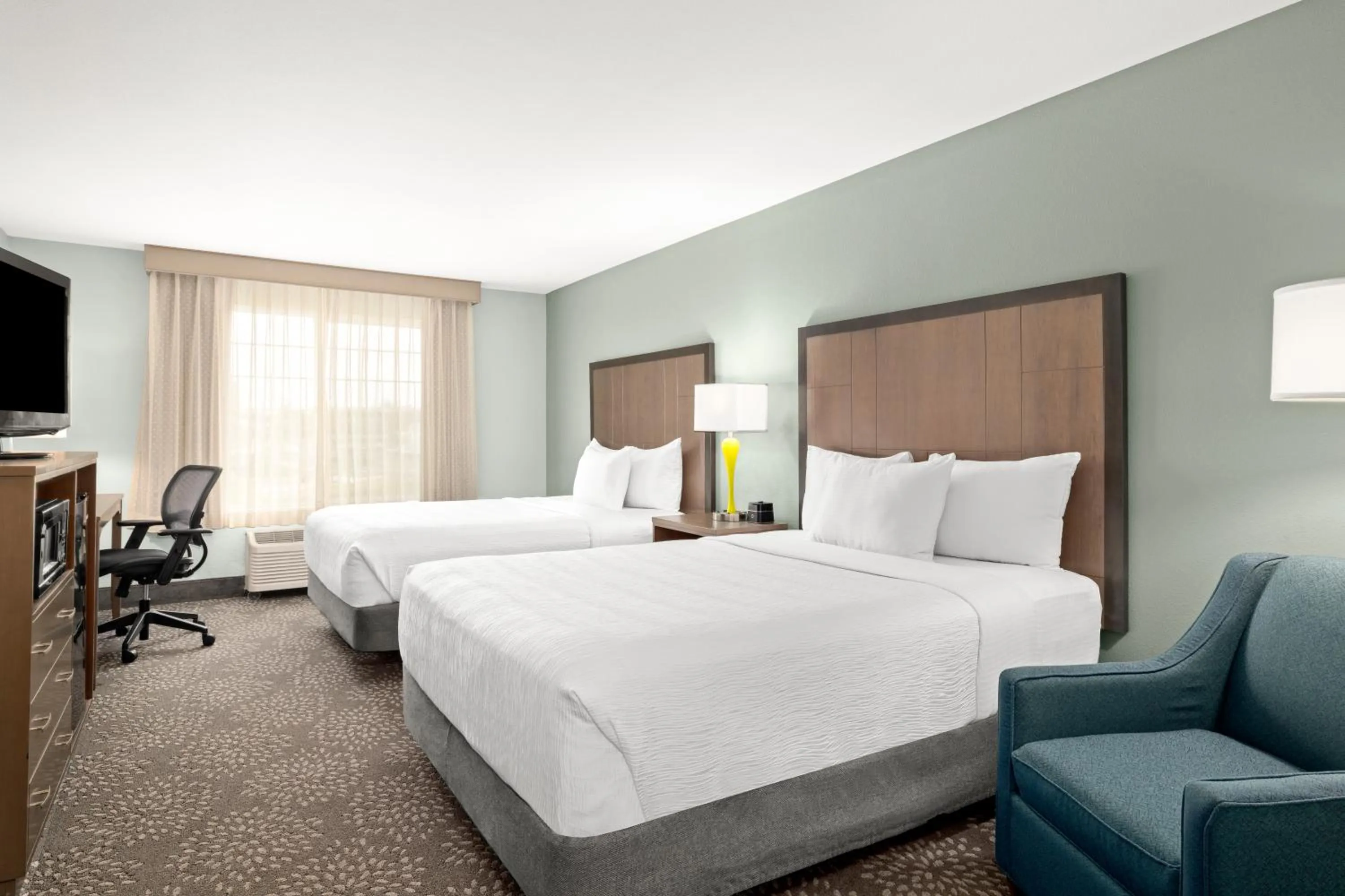 Bedroom, Bed in La Quinta by Wyndham Newport