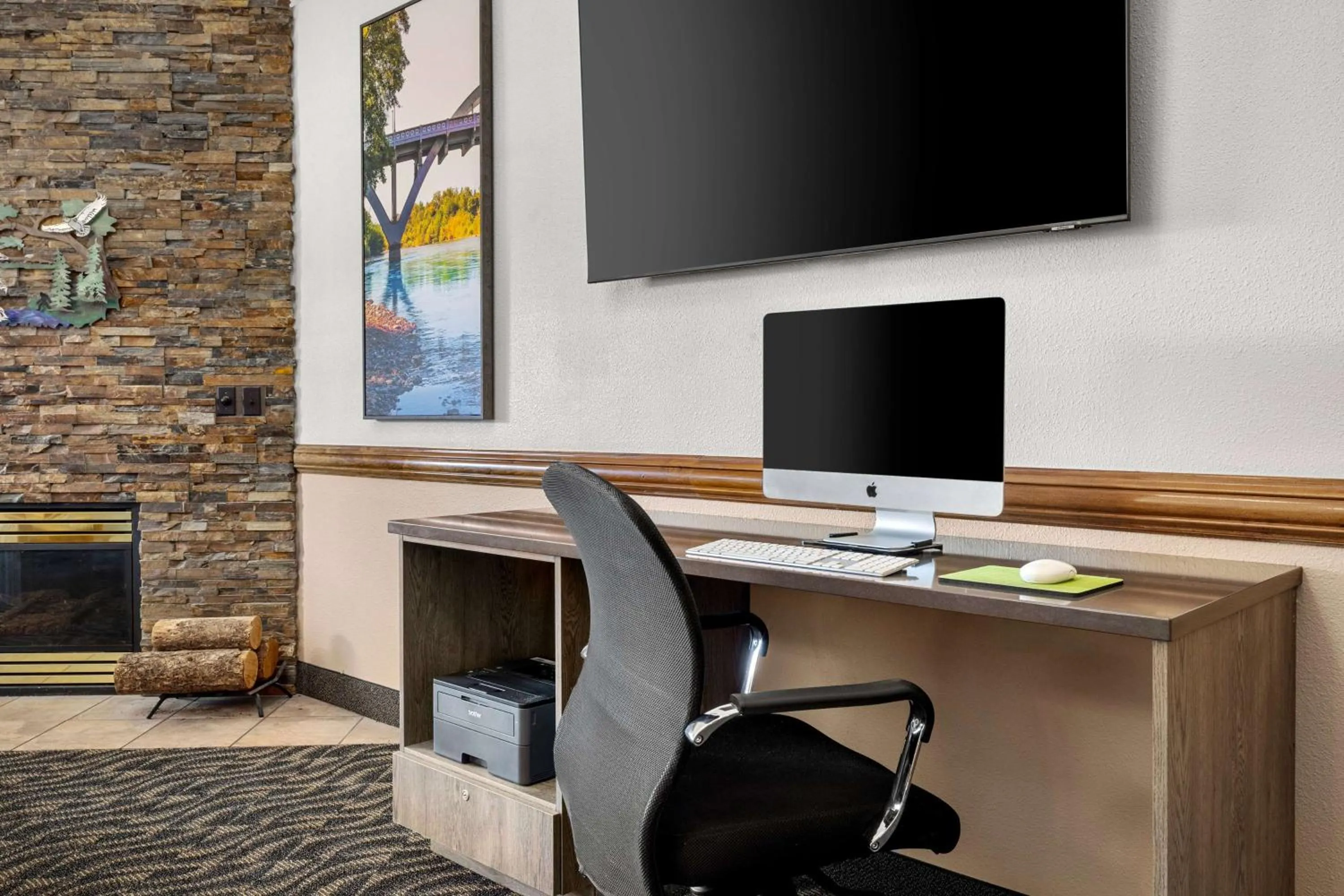 Business facilities in La Quinta by Wyndham Grants Pass