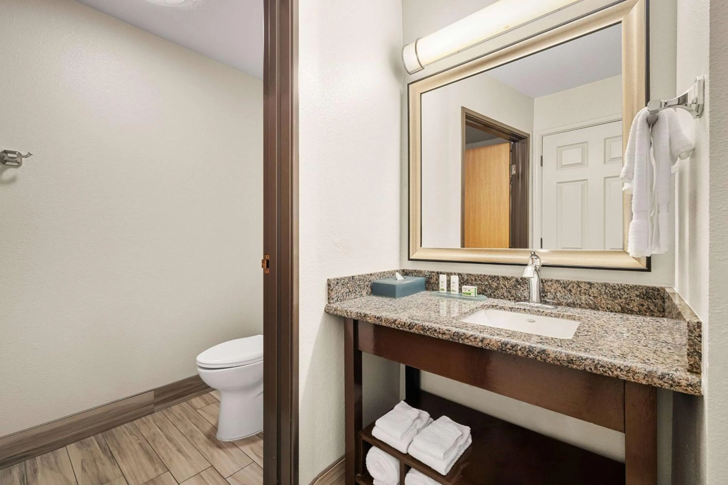 Bathroom in La Quinta by Wyndham Grants Pass