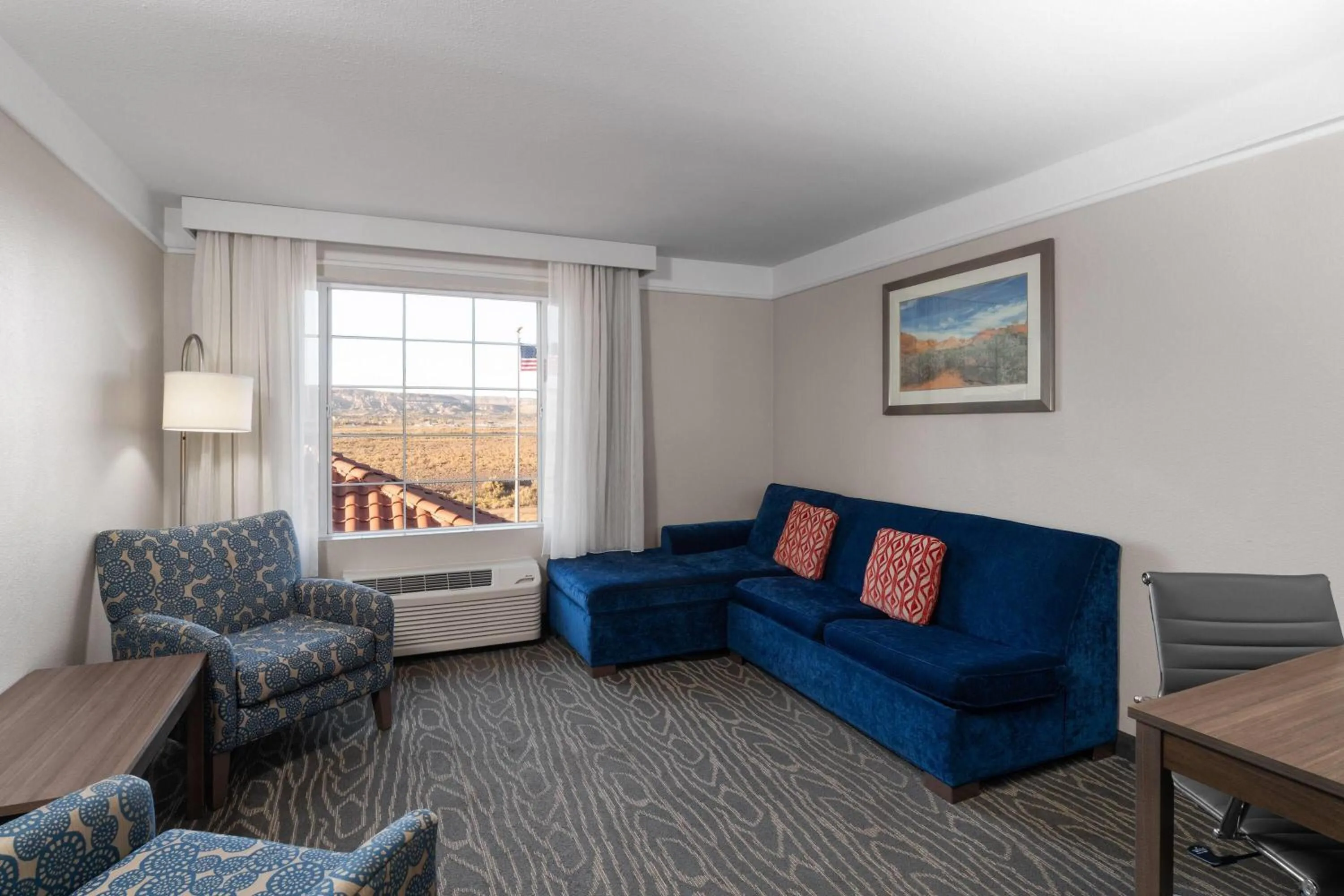 Photo of the whole room in La Quinta by Wyndham Gallup