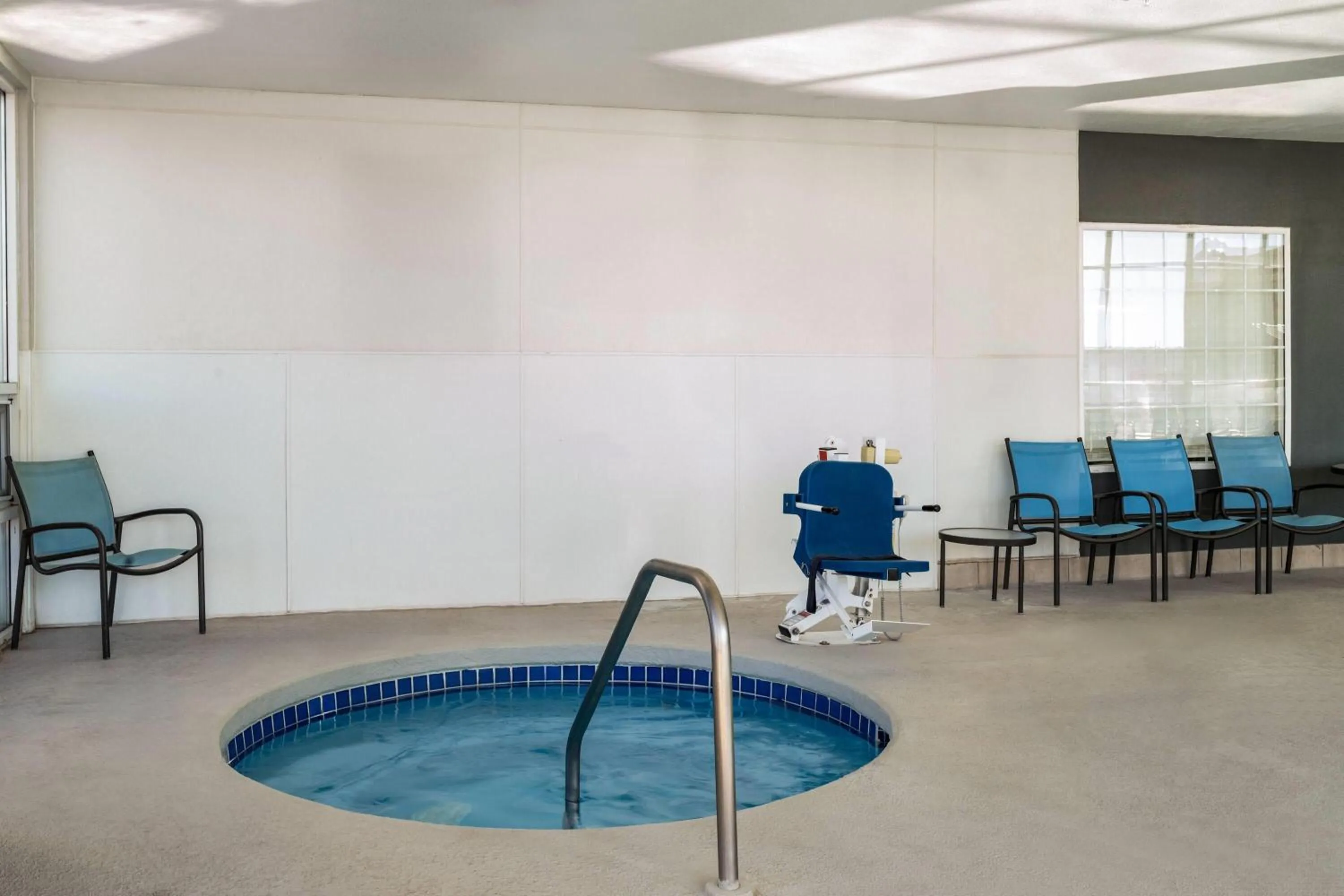 Hot Tub in La Quinta by Wyndham Gallup