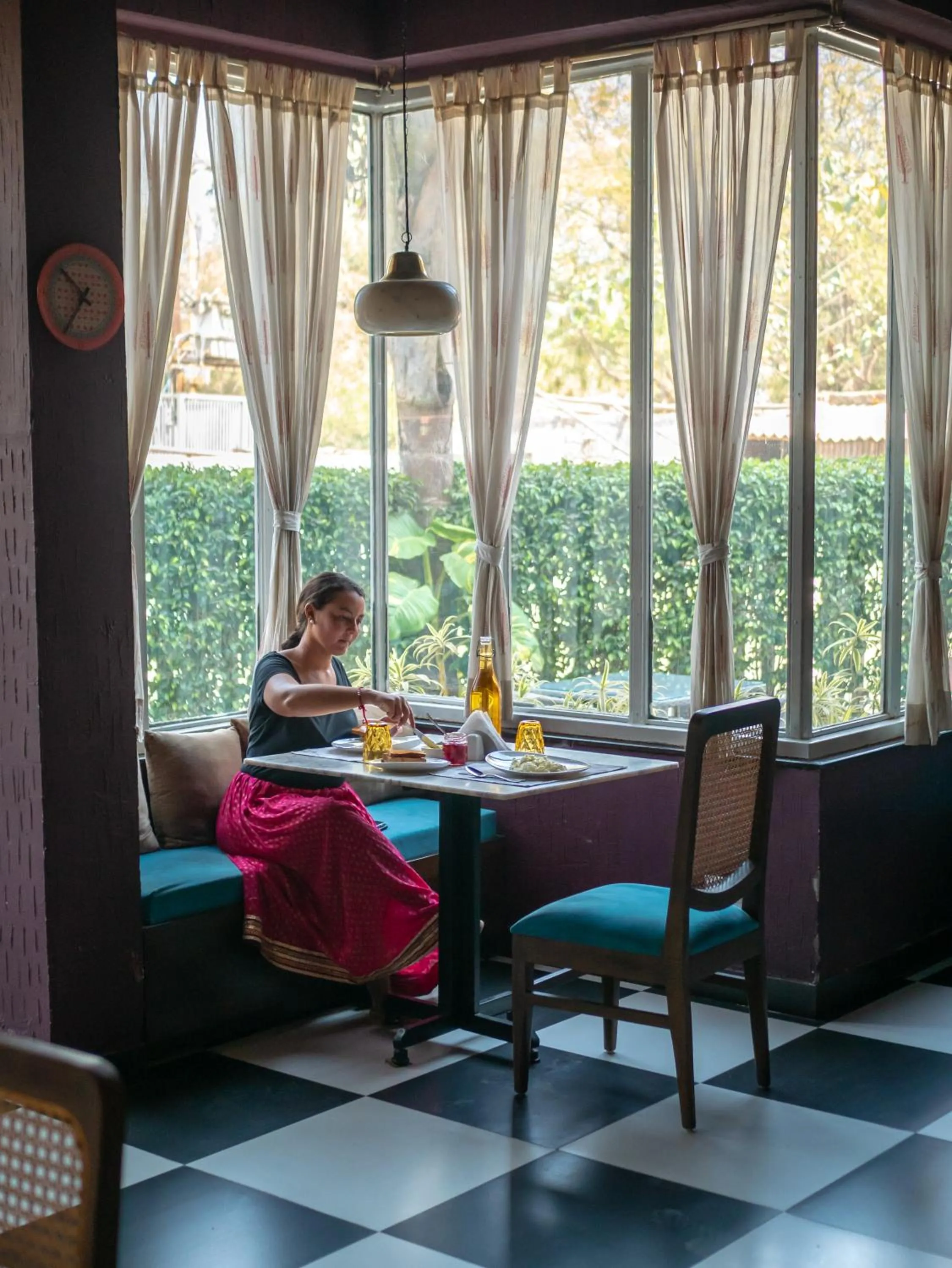 Restaurant/places to eat in Ekaa Villa near Taj Mahal