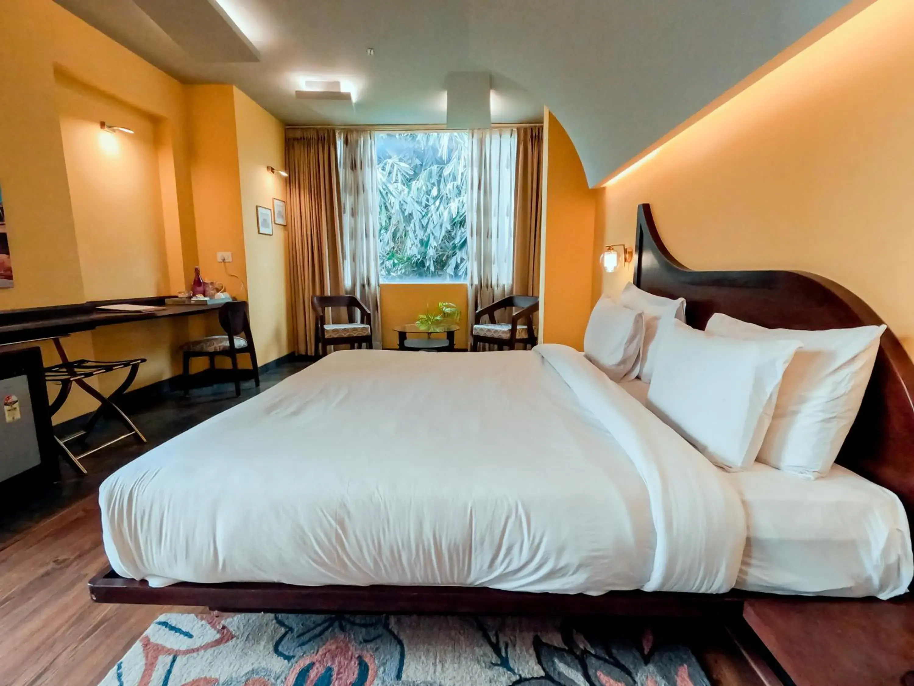 King Room with Balcony in Ekaa Villa near Taj Mahal King Room with Balcony in Ekaa Villa near Taj Mahal