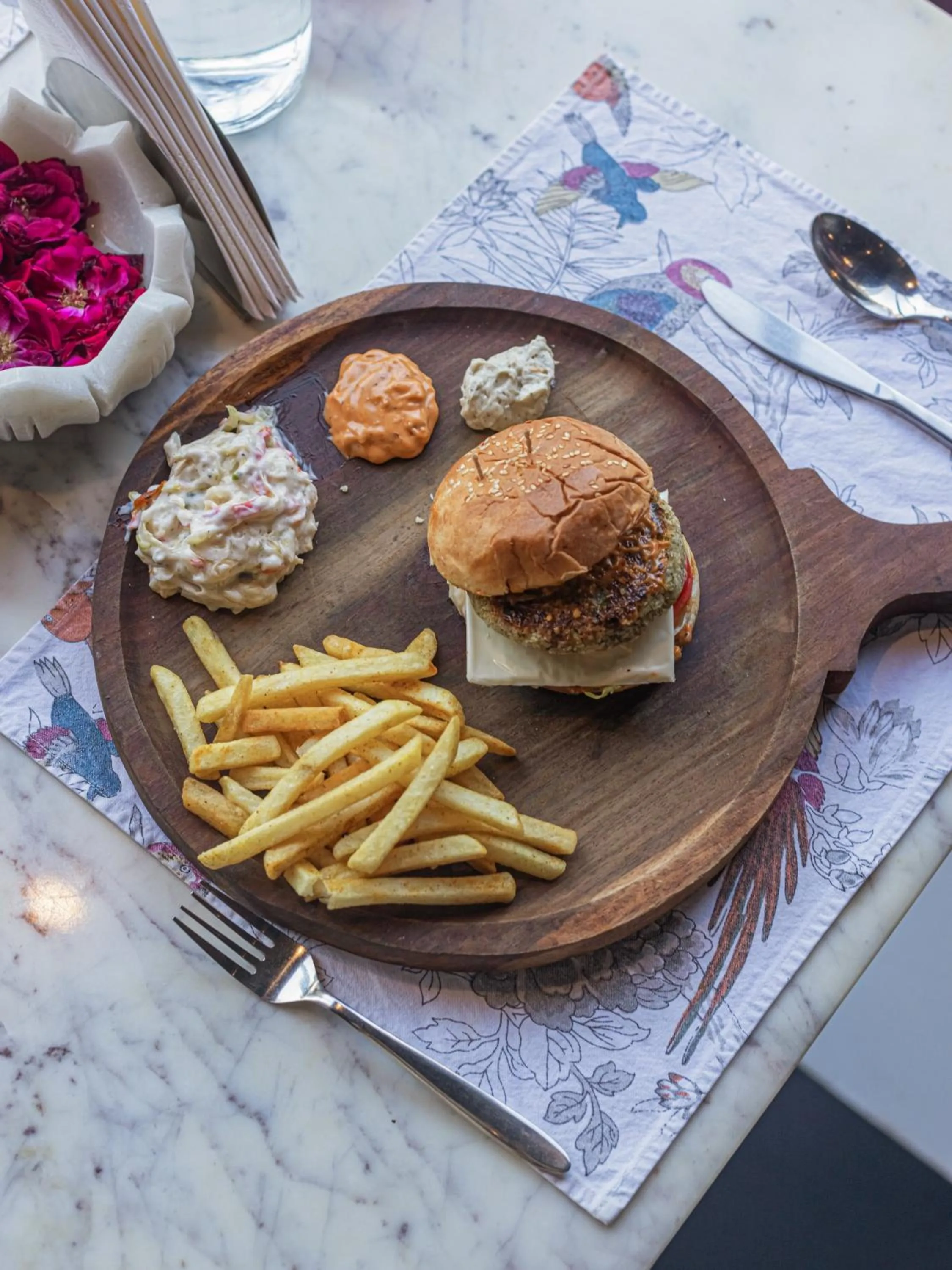 Food and drinks in Ekaa Villa near Taj Mahal