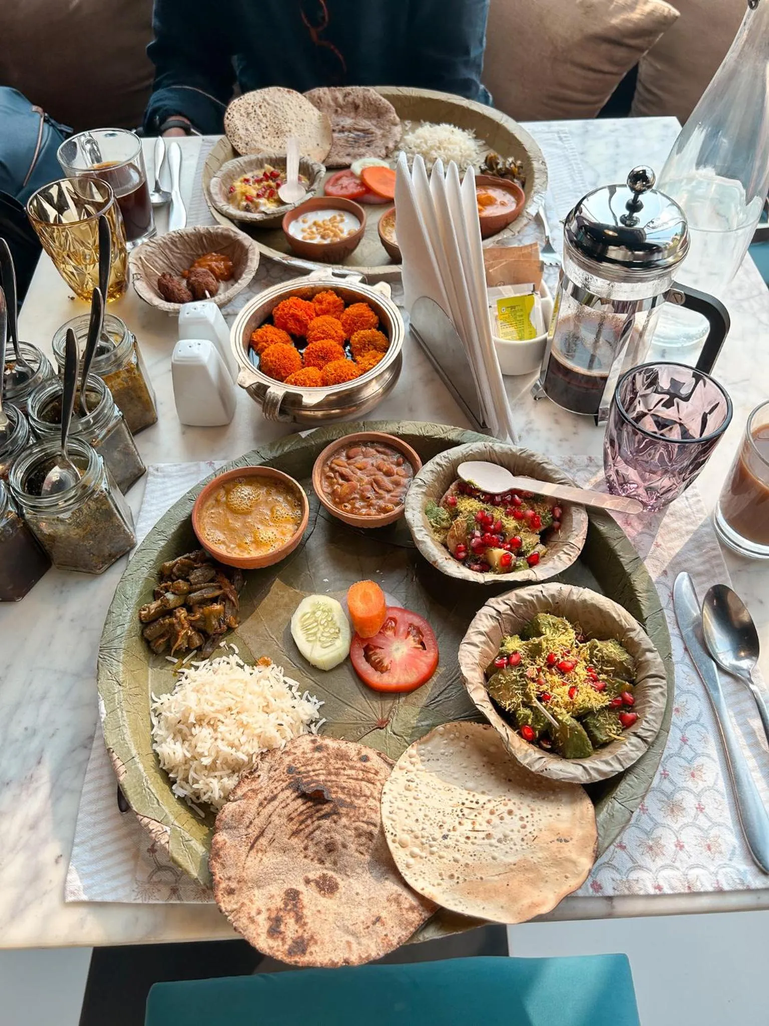 Food and drinks in Ekaa Villa near Taj Mahal