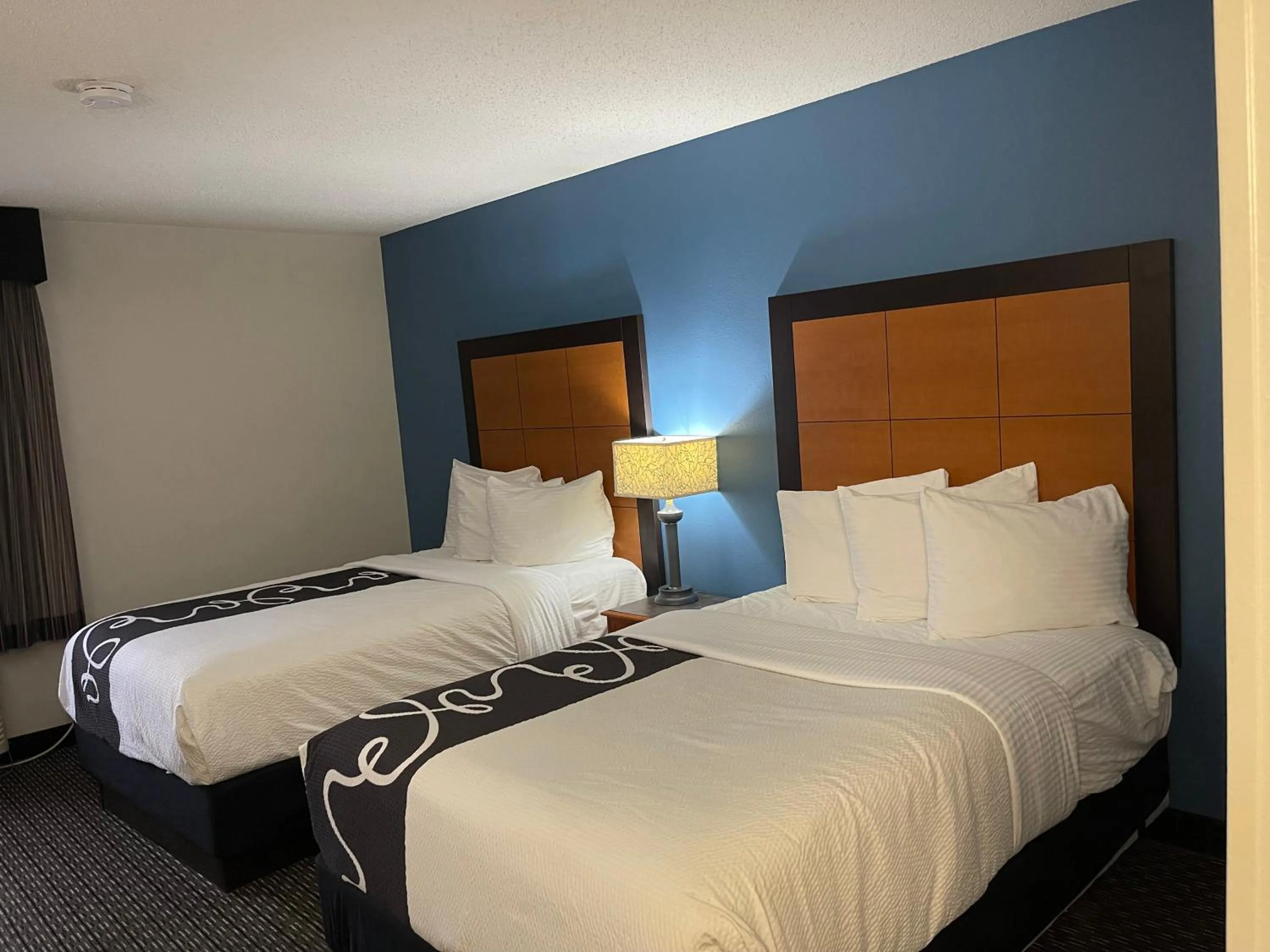 Bed in La Quinta by Wyndham Baton Rouge Siegen Lane