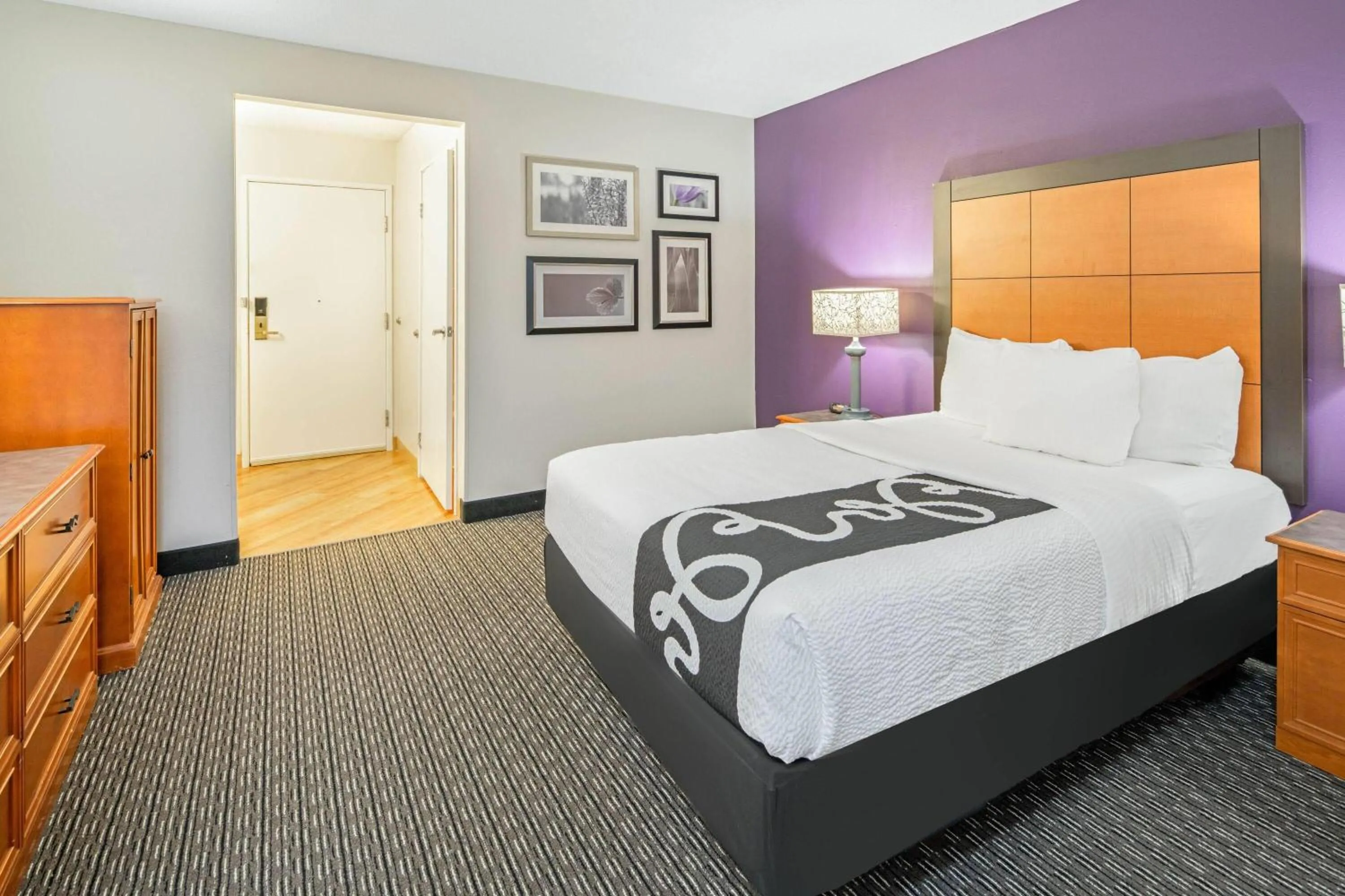 Photo of the whole room in La Quinta by Wyndham Baton Rouge Siegen Lane