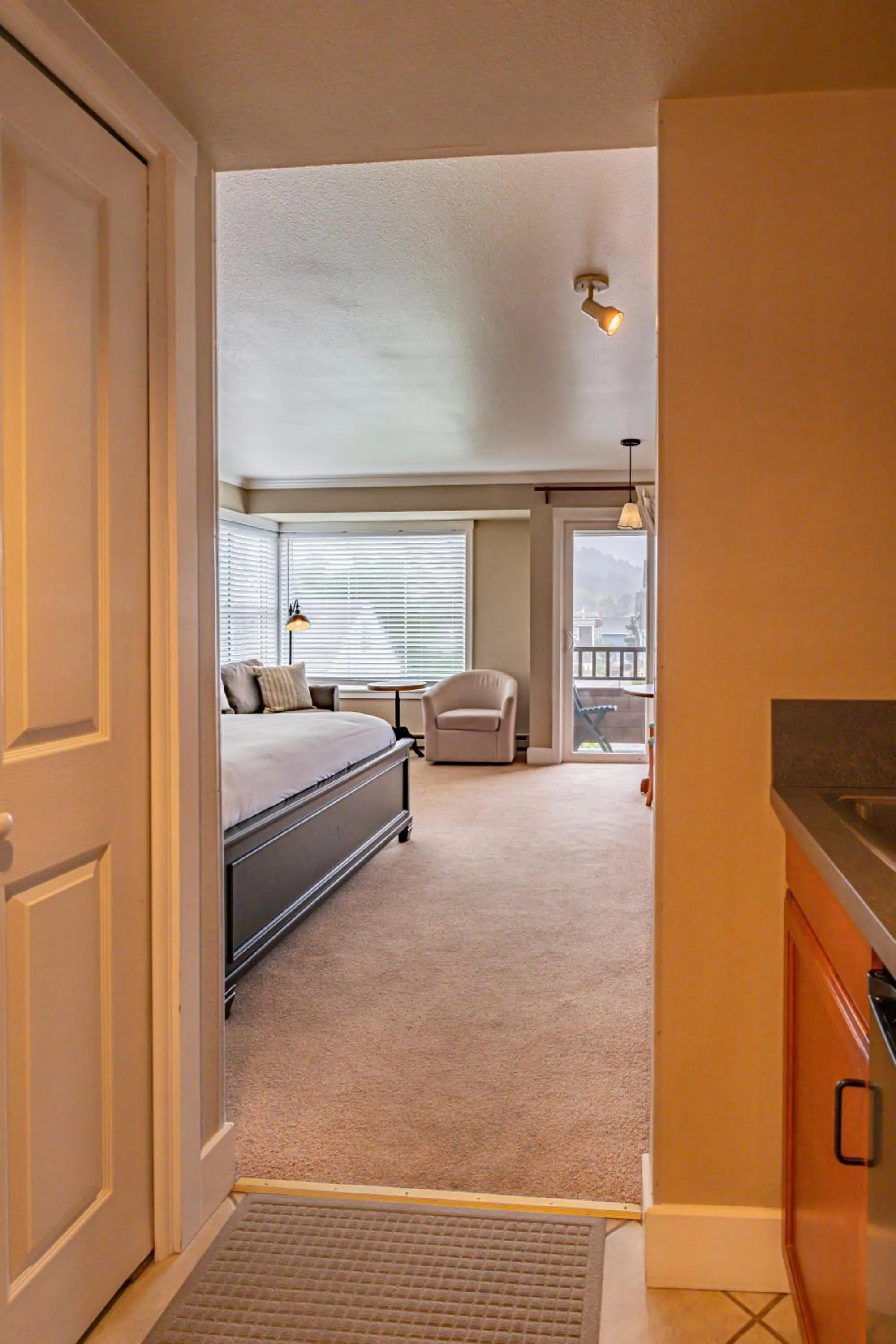 Bedroom, Bed in Cannon Beach Hotel Collection