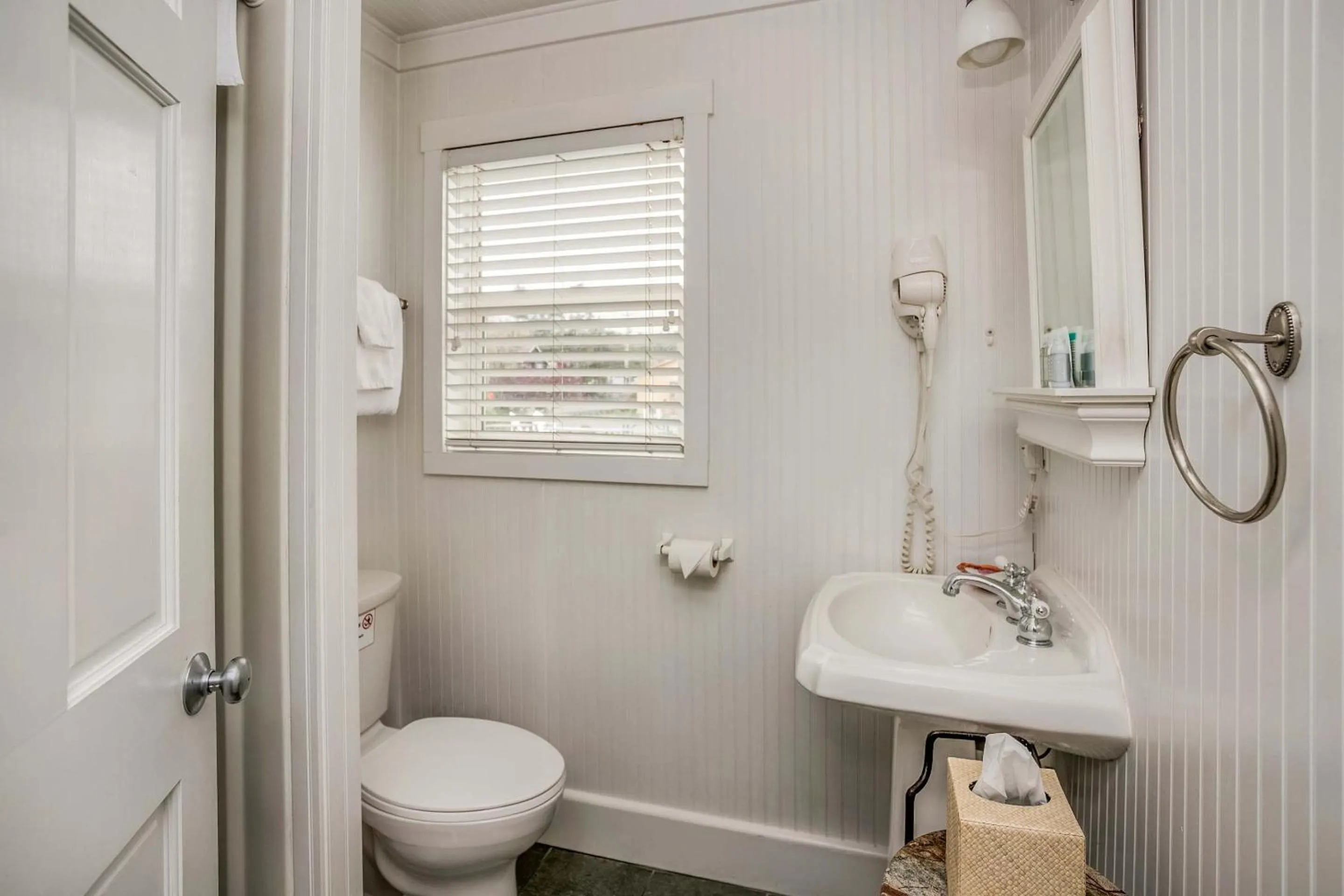 Bathroom in Cannon Beach Hotel Collection