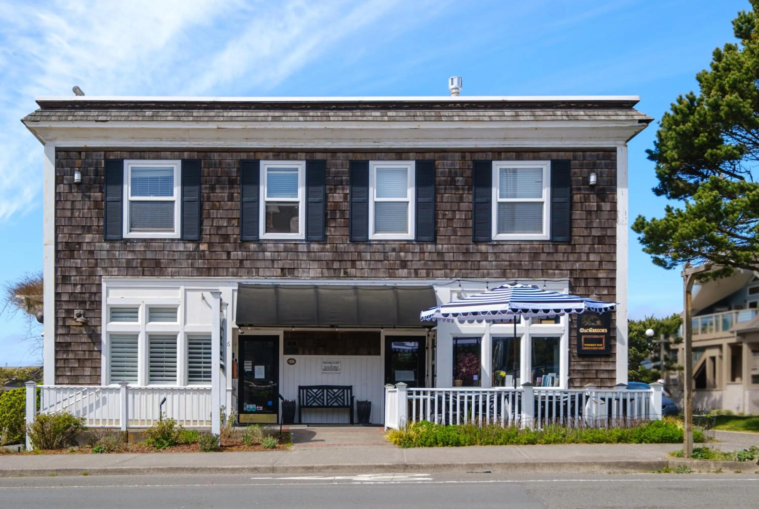 Property building in Cannon Beach Hotel Collection