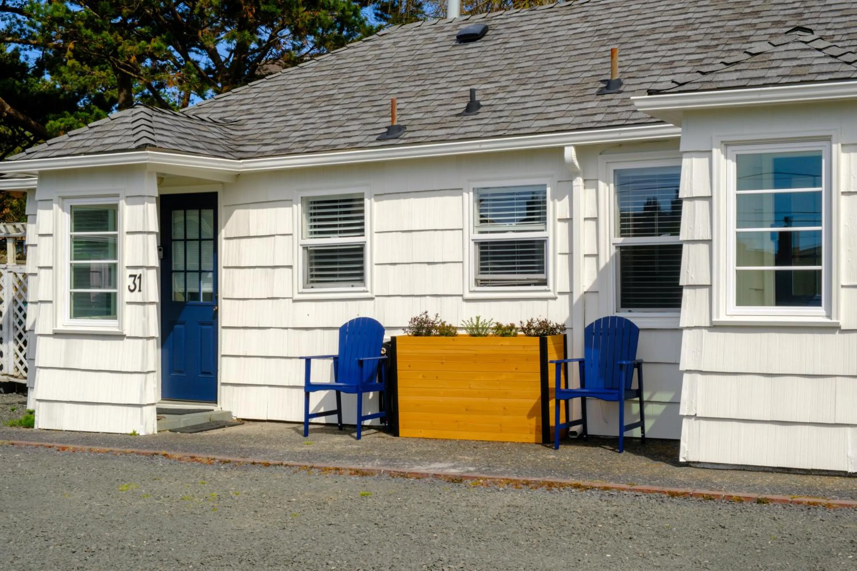 Property building in Cannon Beach Hotel Collection