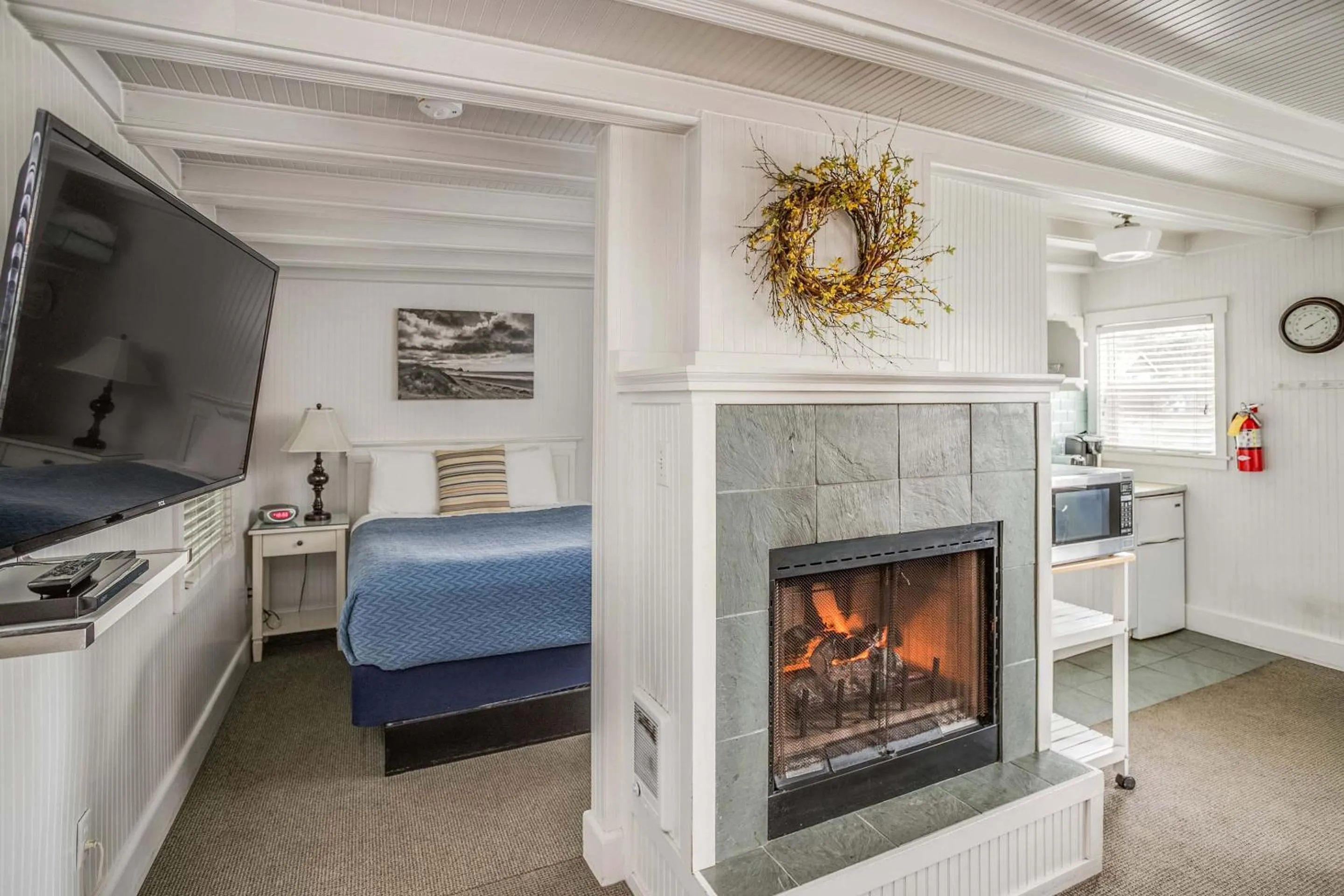 Bed in Cannon Beach Hotel Collection