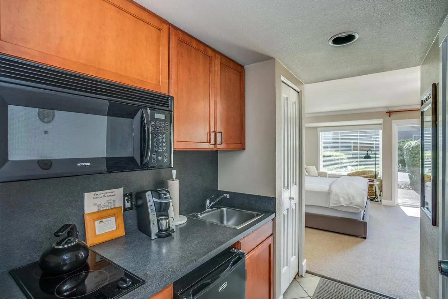 Kitchen or kitchenette in Cannon Beach Hotel Collection