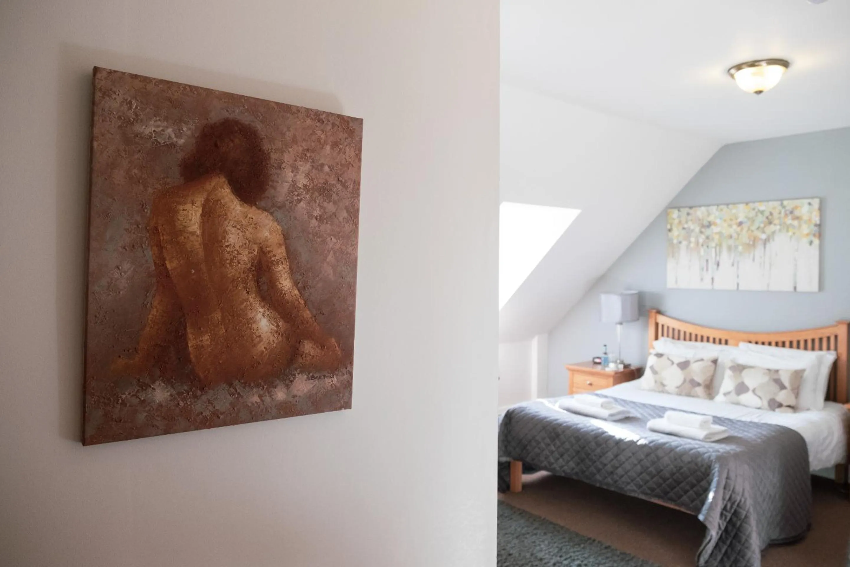 Bedroom, Bed in Kings Arms Hotel