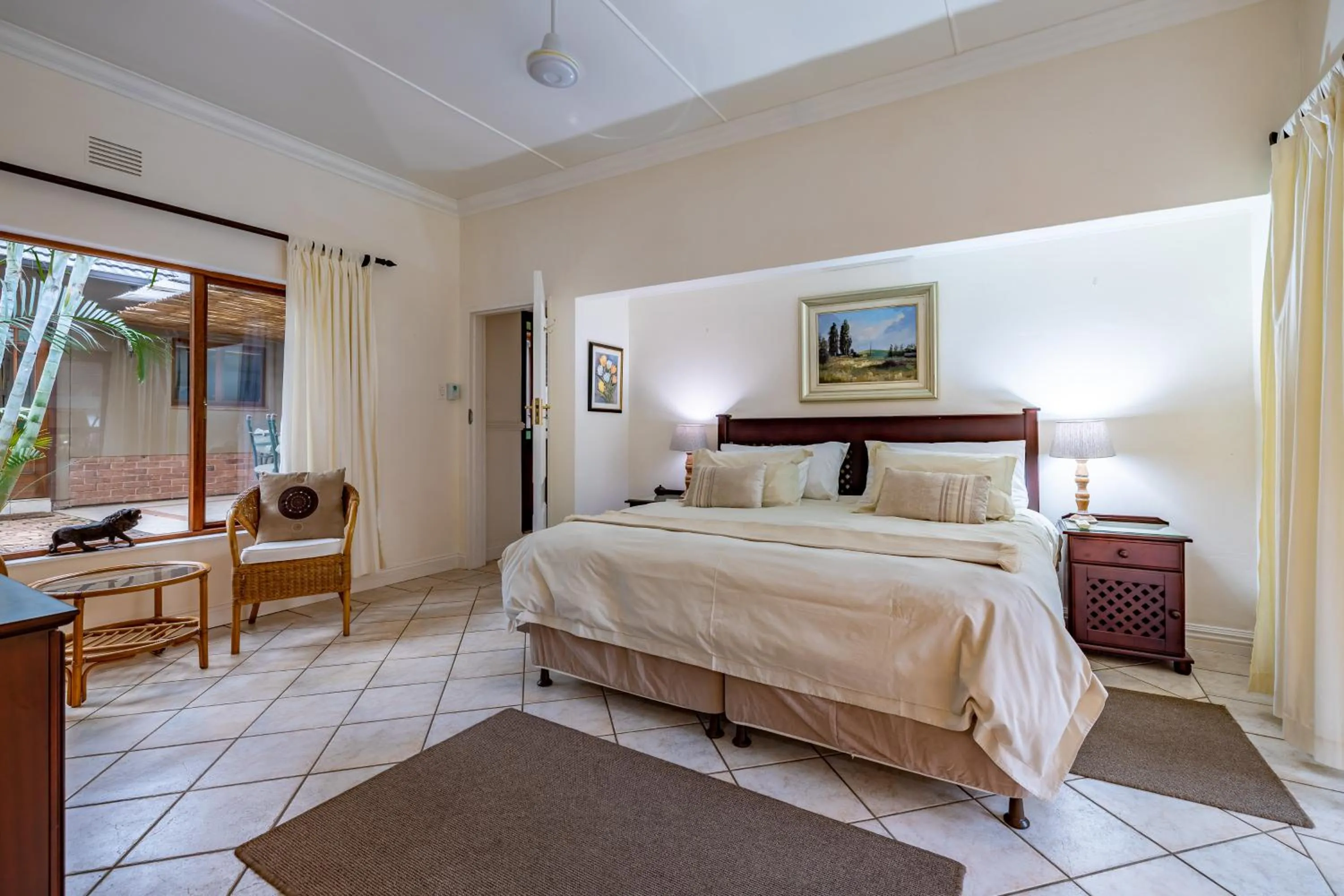 Bed in Mhlati Guest Cottages