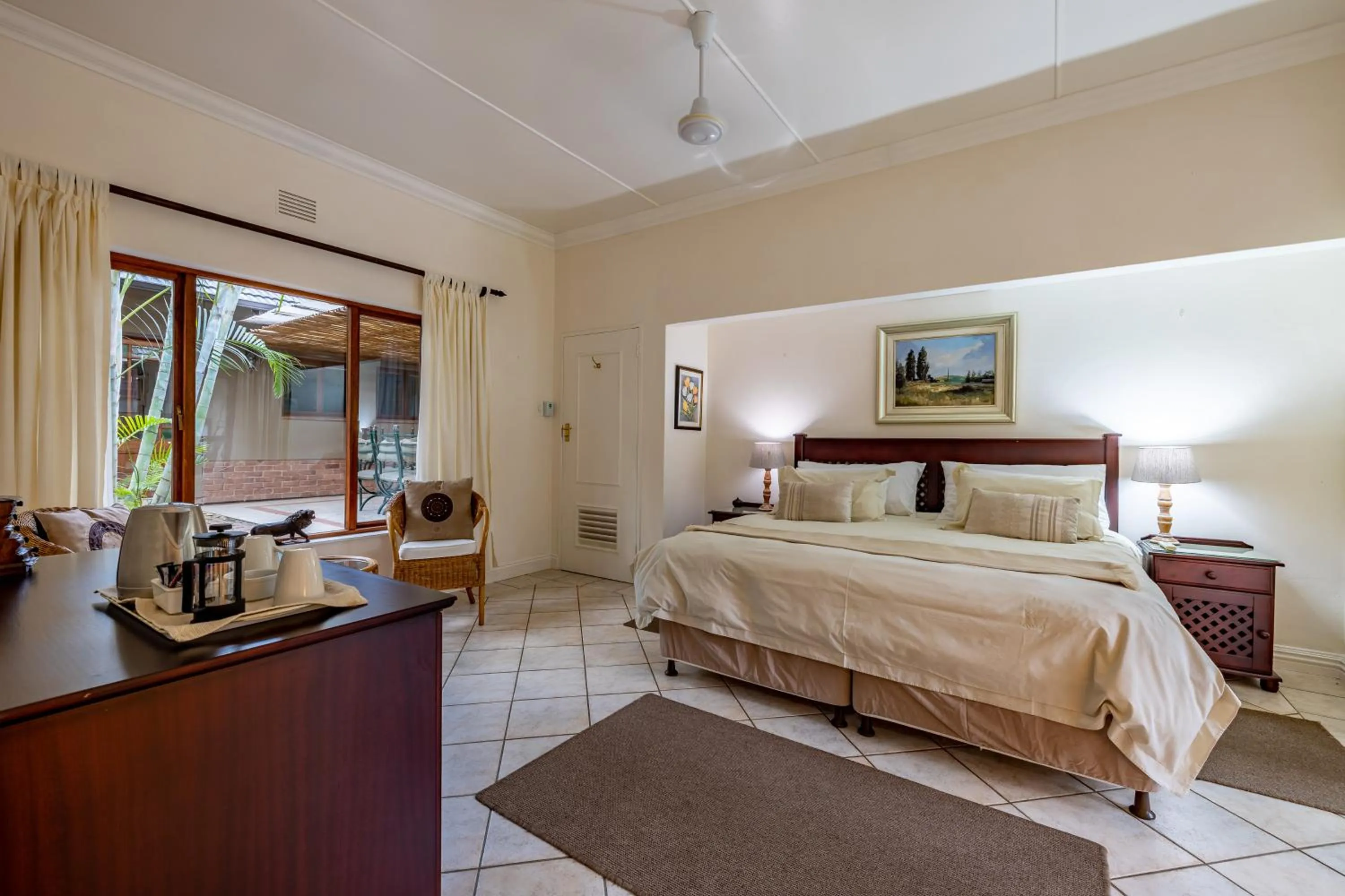 Bed in Mhlati Guest Cottages