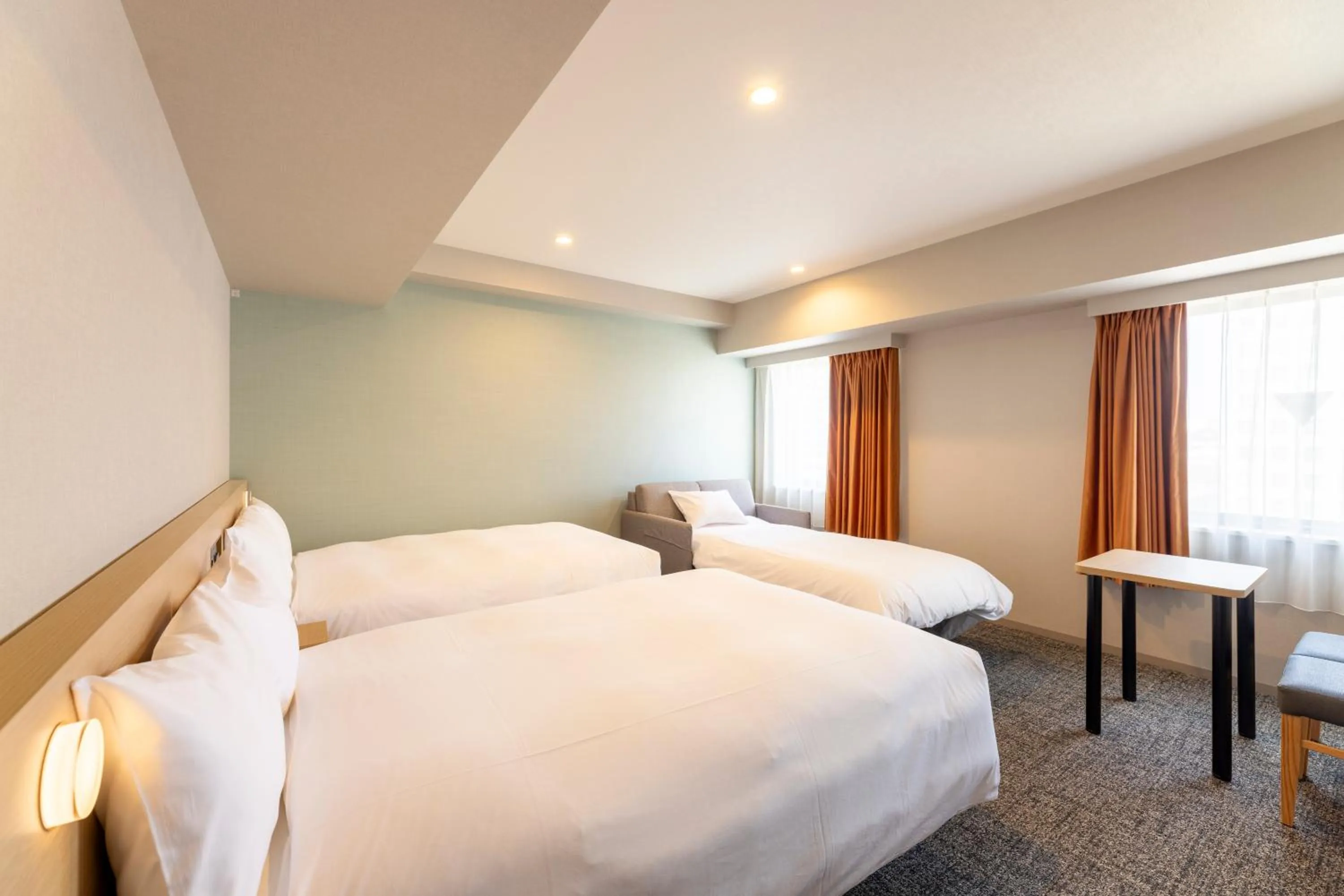 Photo of the whole room, Bed in Sotetsu Fresa Inn Yokohama Sakuragi-cho - Renovated in June 20th 2025