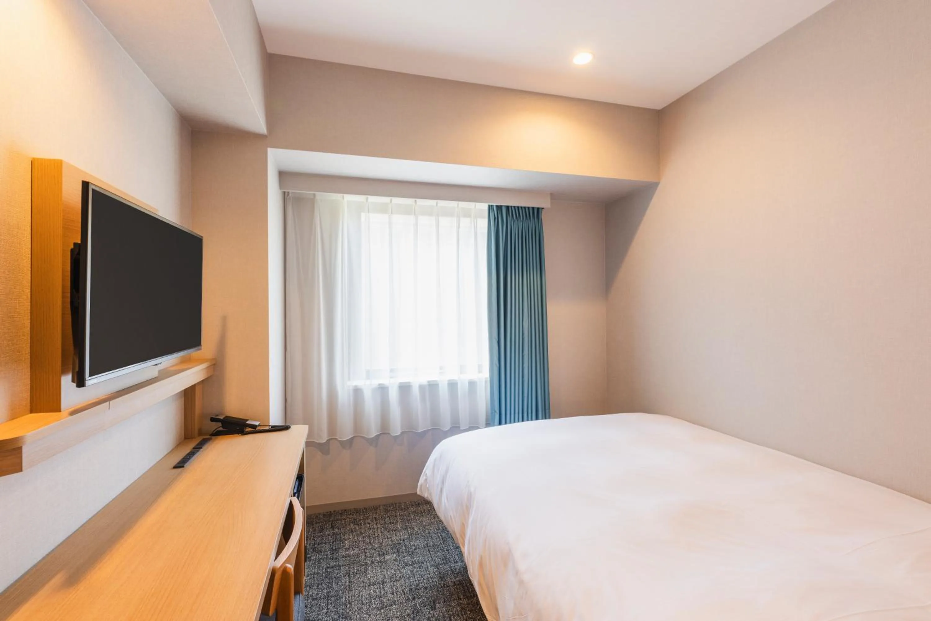 Photo of the whole room, Bed in Sotetsu Fresa Inn Yokohama Sakuragi-cho - Renovated in June 20th 2025
