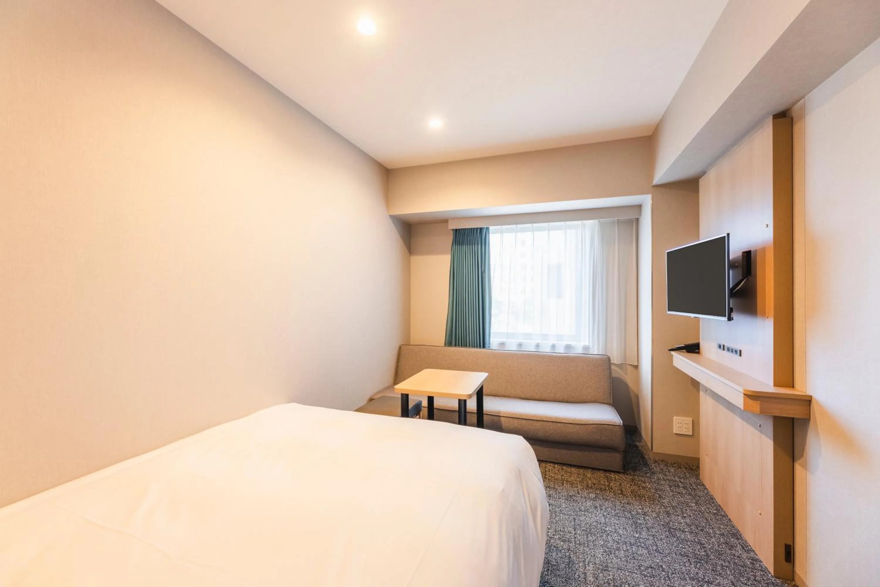 Photo of the whole room, Bed in Sotetsu Fresa Inn Yokohama Sakuragi-cho - Renovated in June 20th 2025