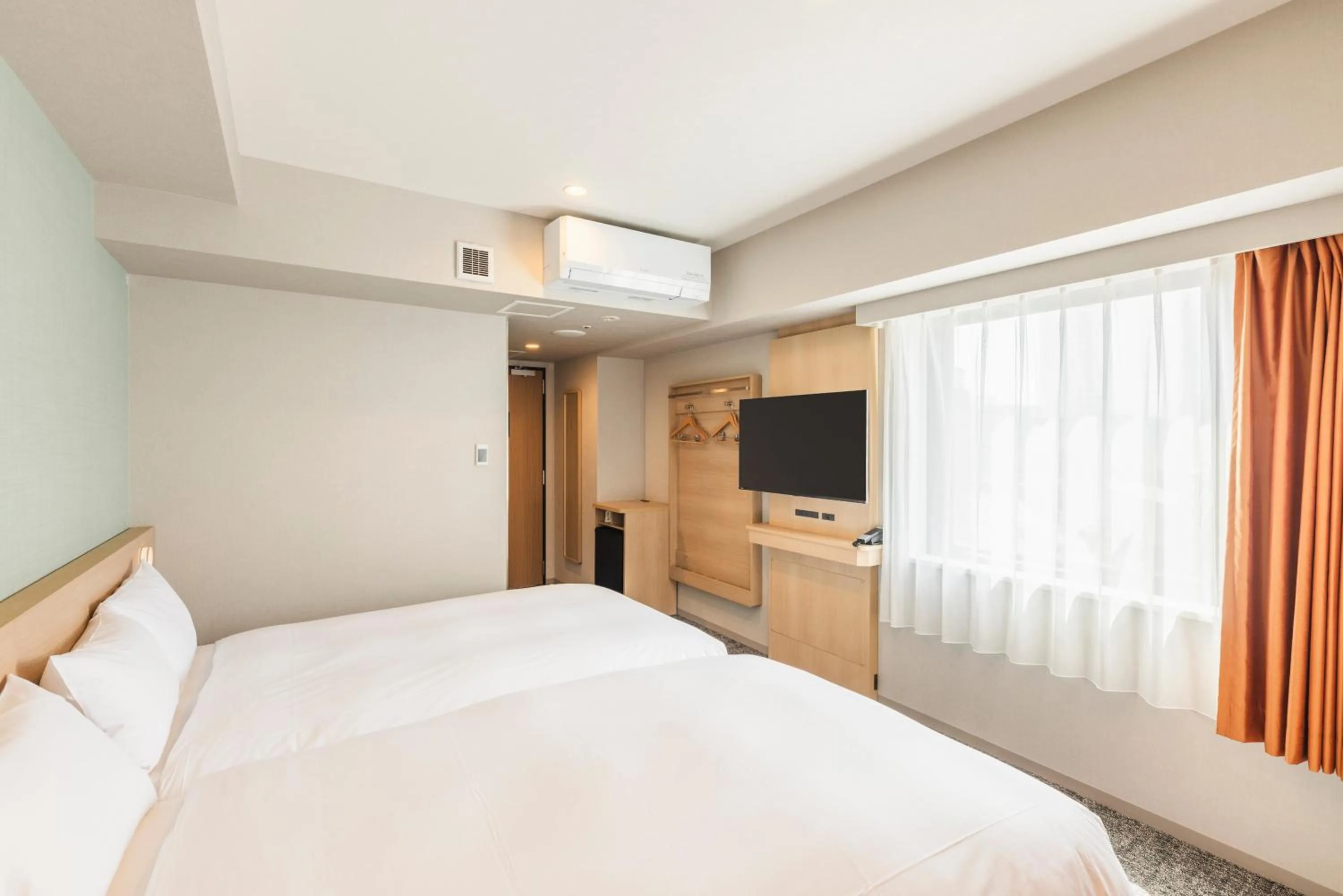 Photo of the whole room, Bed in Sotetsu Fresa Inn Yokohama Sakuragi-cho - Renovated in June 20th 2025