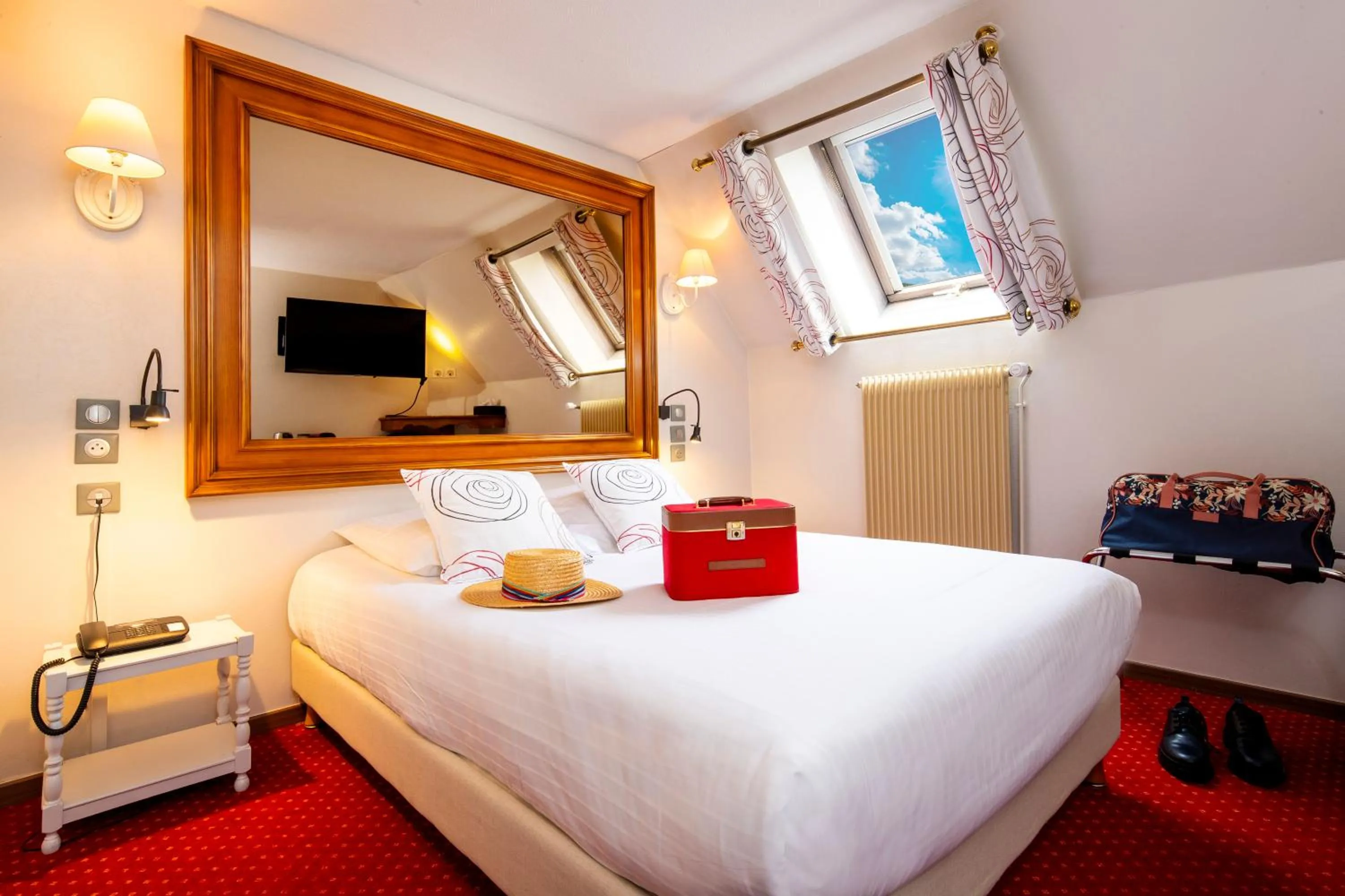 Bed in Hôtel Restaurant Relais De La Poste - Strasbourg Nord