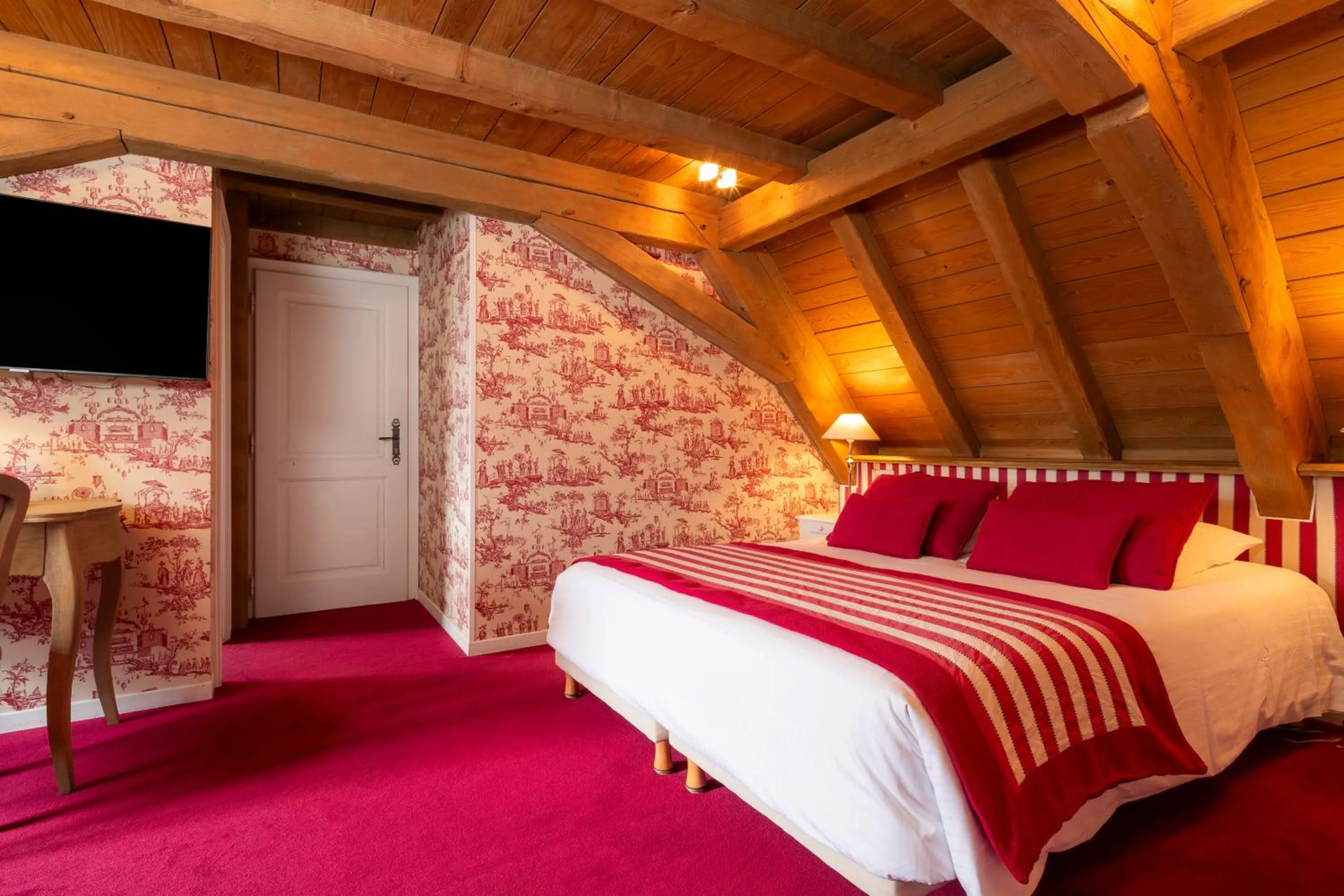 Bed in Hôtel Restaurant Relais De La Poste - Strasbourg Nord