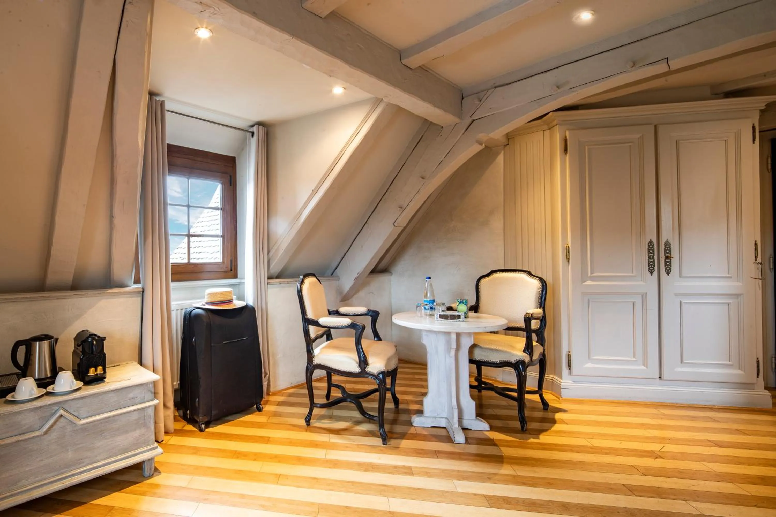 Coffee/tea facilities in Hôtel Restaurant Relais De La Poste - Strasbourg Nord