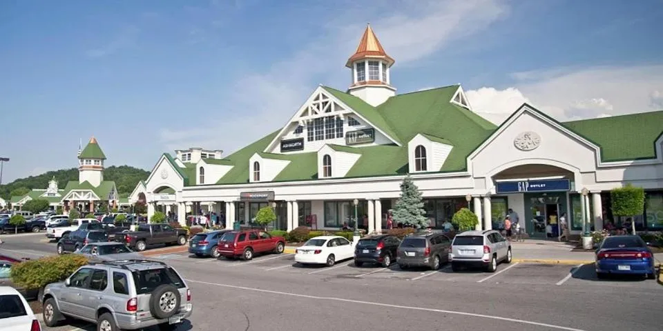 Shopping Area in Tucked Away Cabin