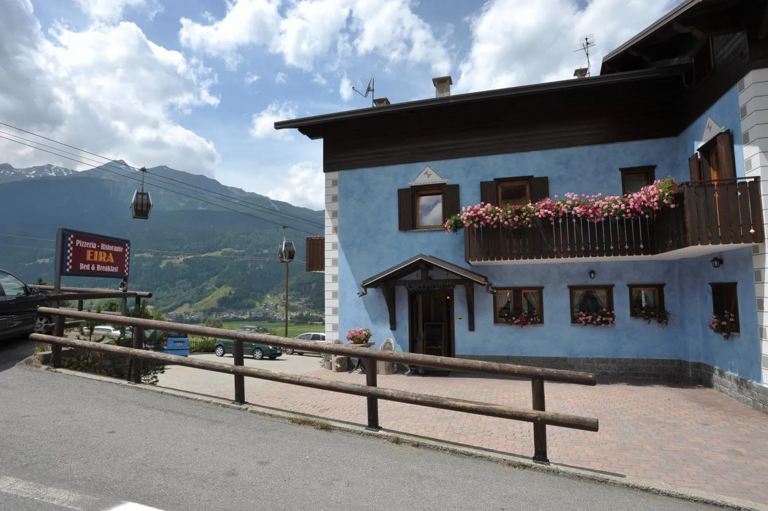 Facade/entrance in Hotel Eira