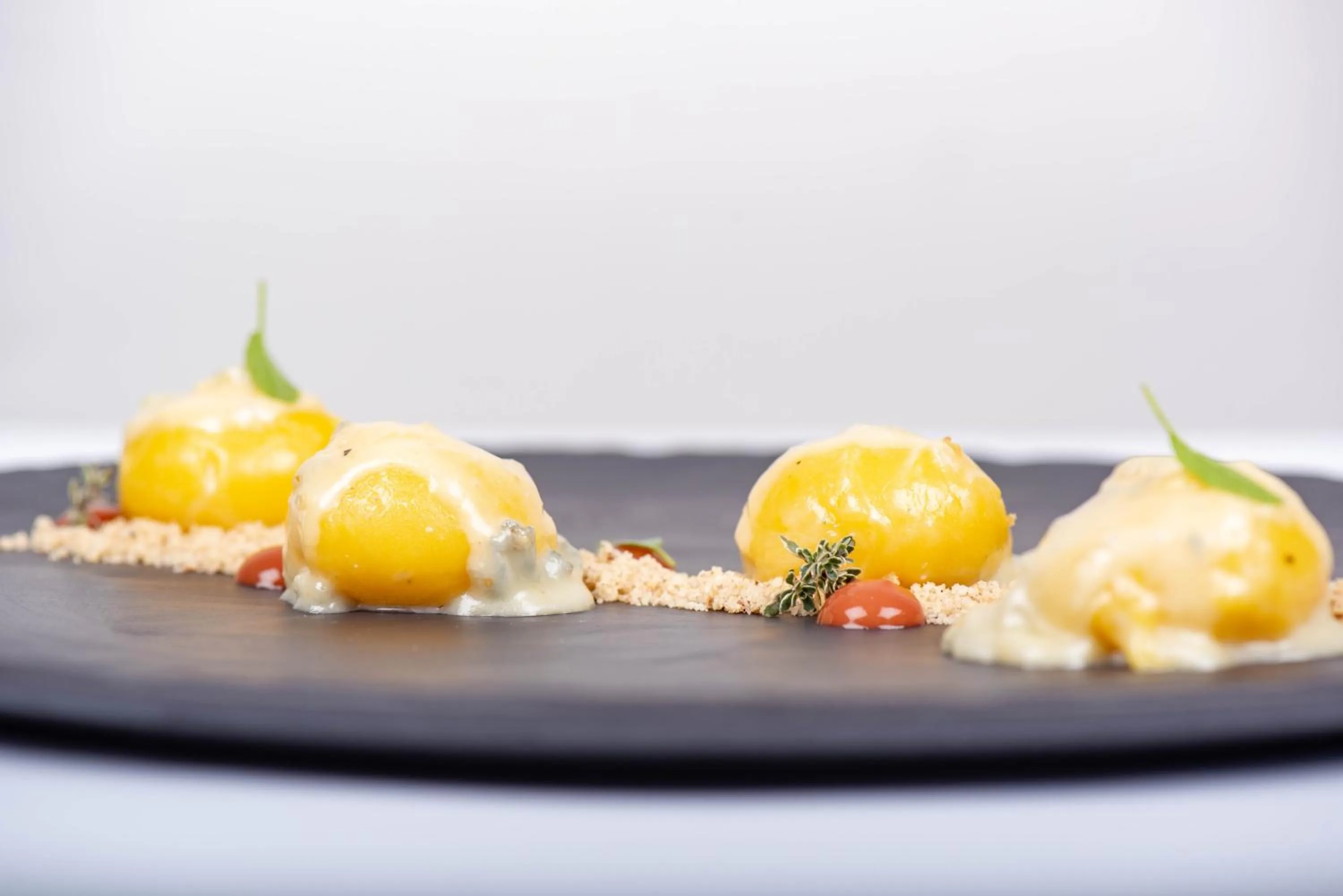 Restaurant/places to eat in Hotel Eira