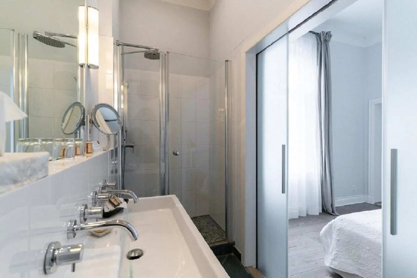 Shower in Hotel Schloss Gamehl