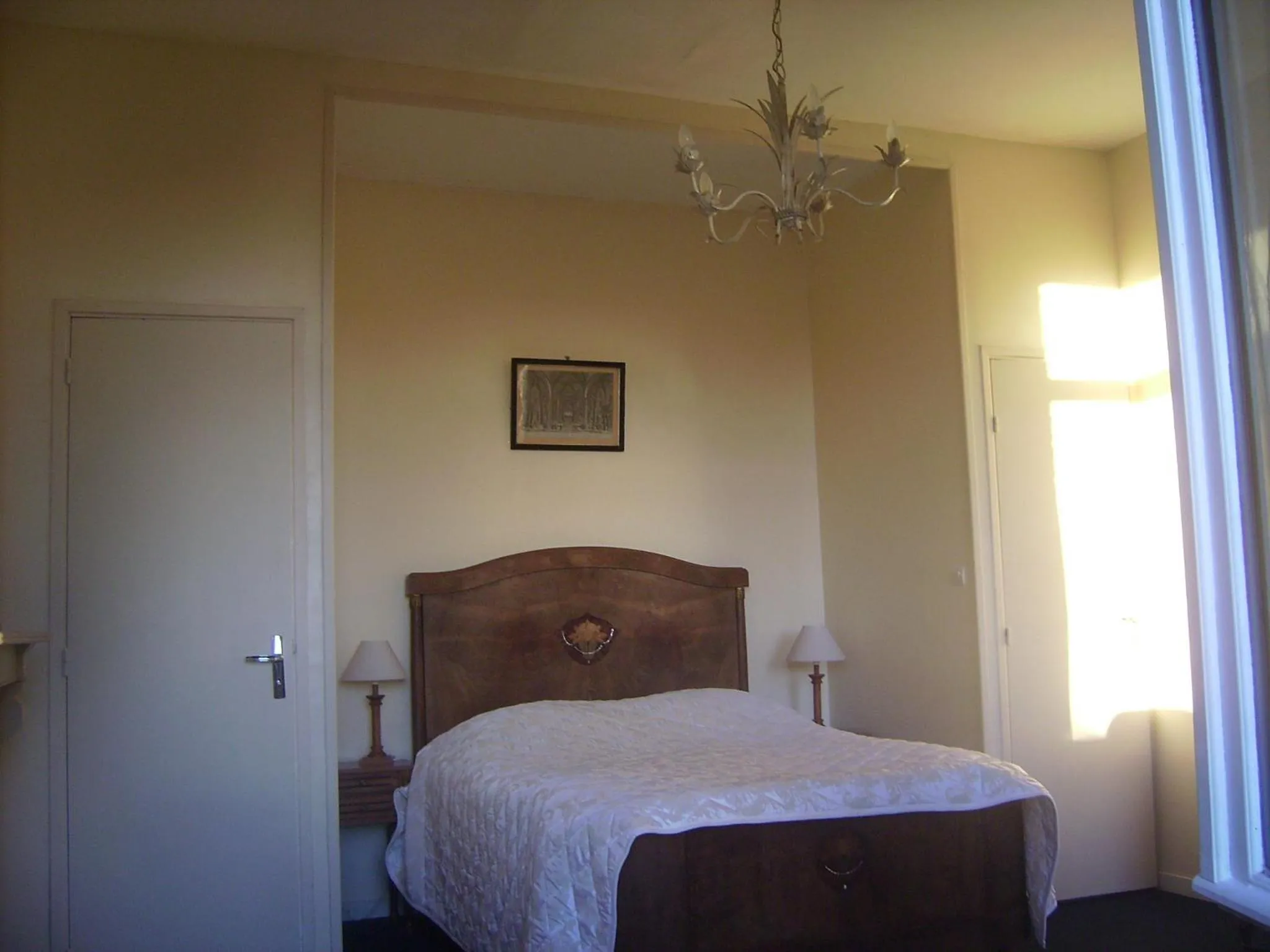 Bedroom, Bed in Chambres d'hôtes & Gîtes du Château de Grand Rullecourt