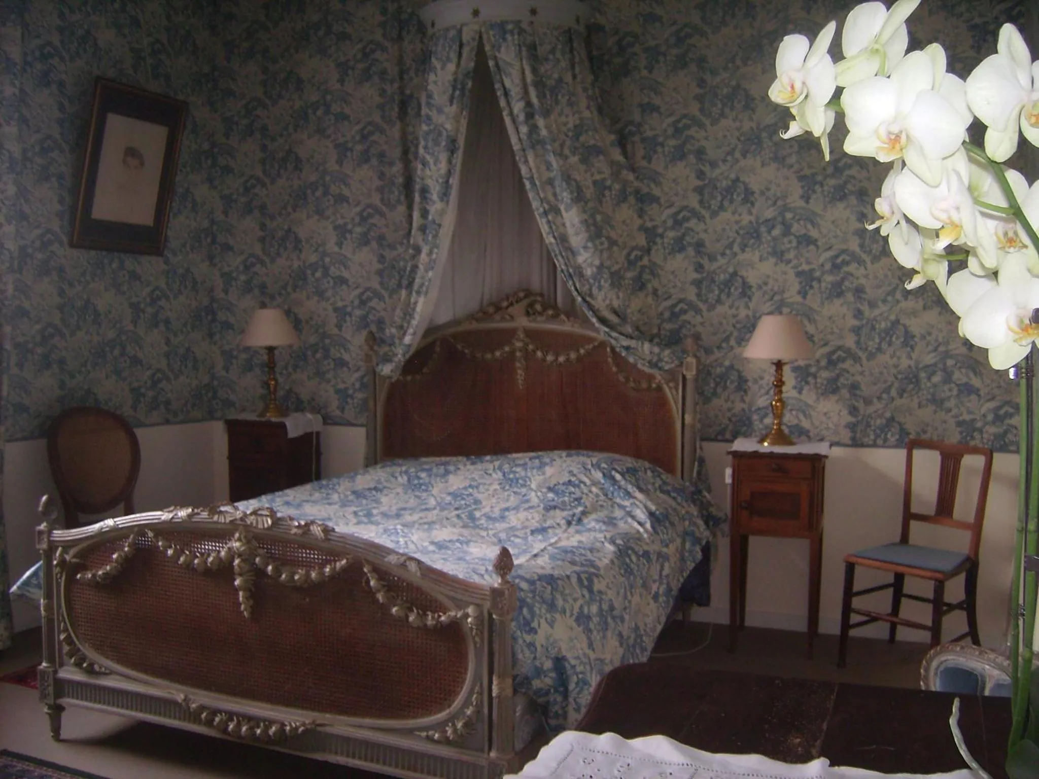 Photo of the whole room, Bed in Chambres d'hôtes & Gîtes du Château de Grand Rullecourt