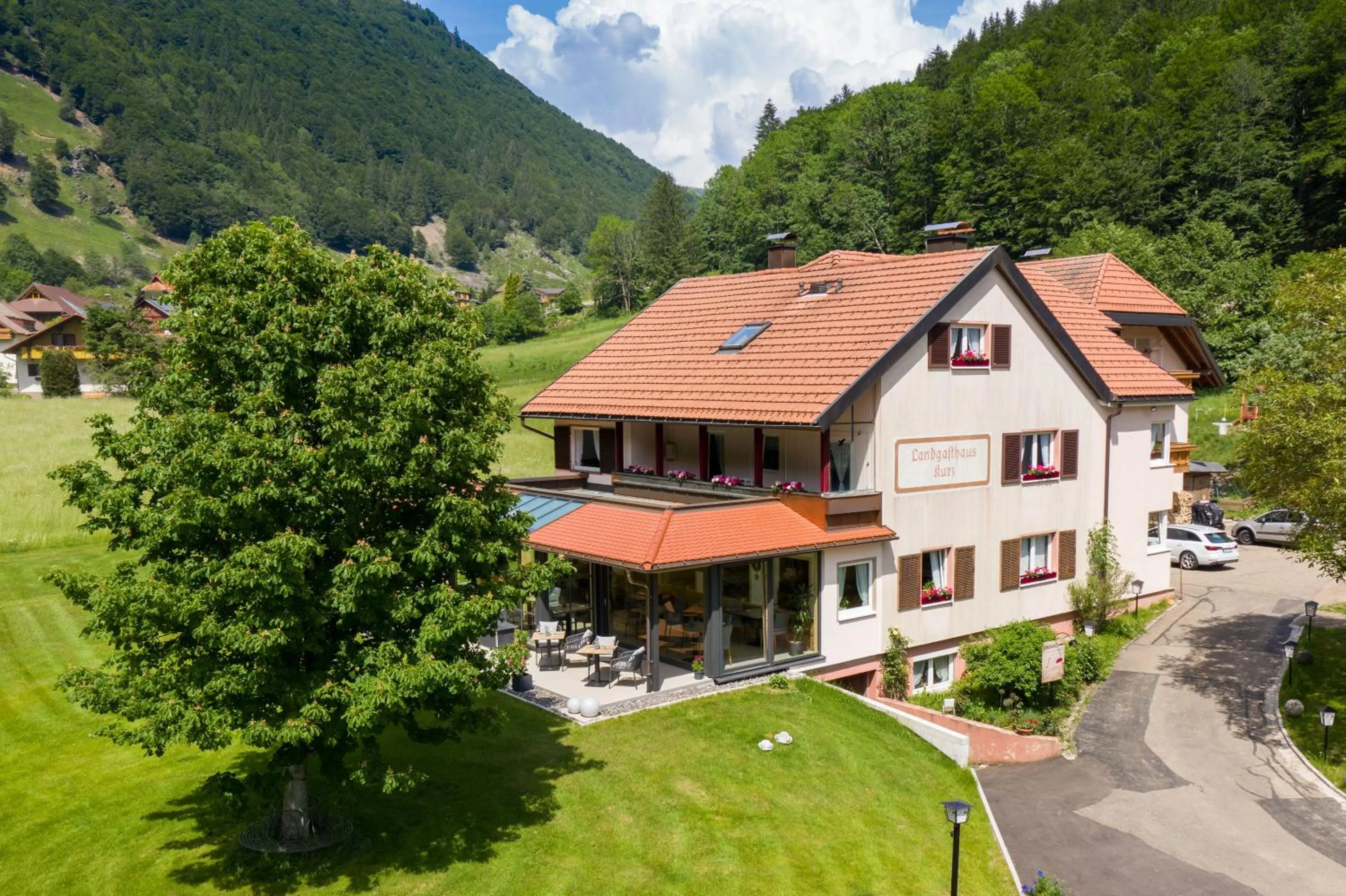 Property building in Landgasthaus Kurz Hotel & Restaurant am Feldberg - Schwarzwald