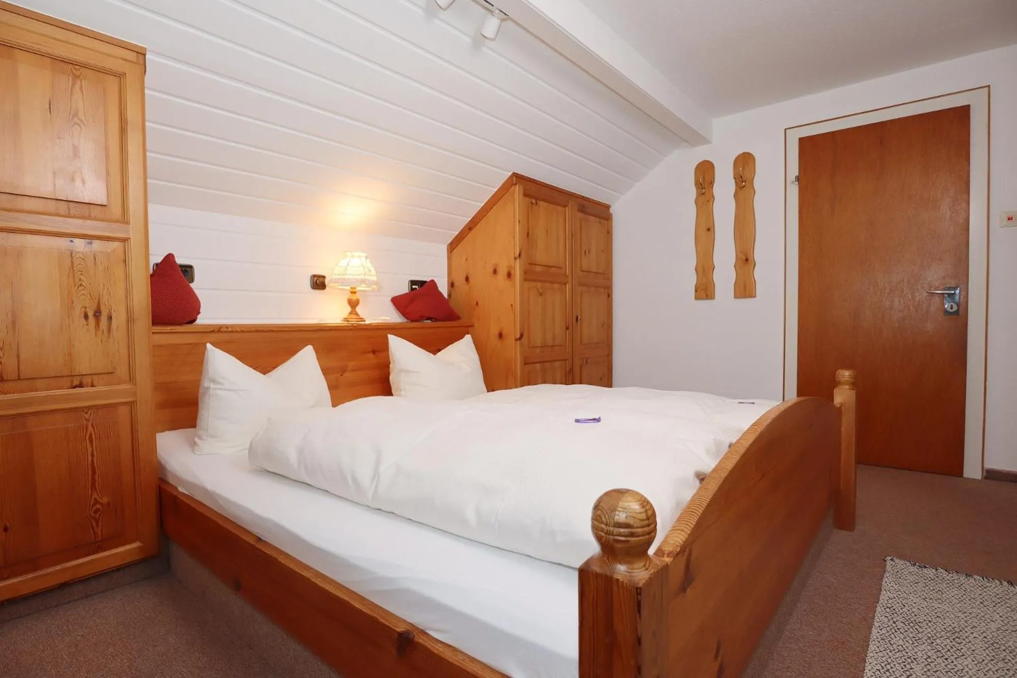 Photo of the whole room, Bed in Landgasthaus Kurz Hotel & Restaurant am Feldberg - Schwarzwald