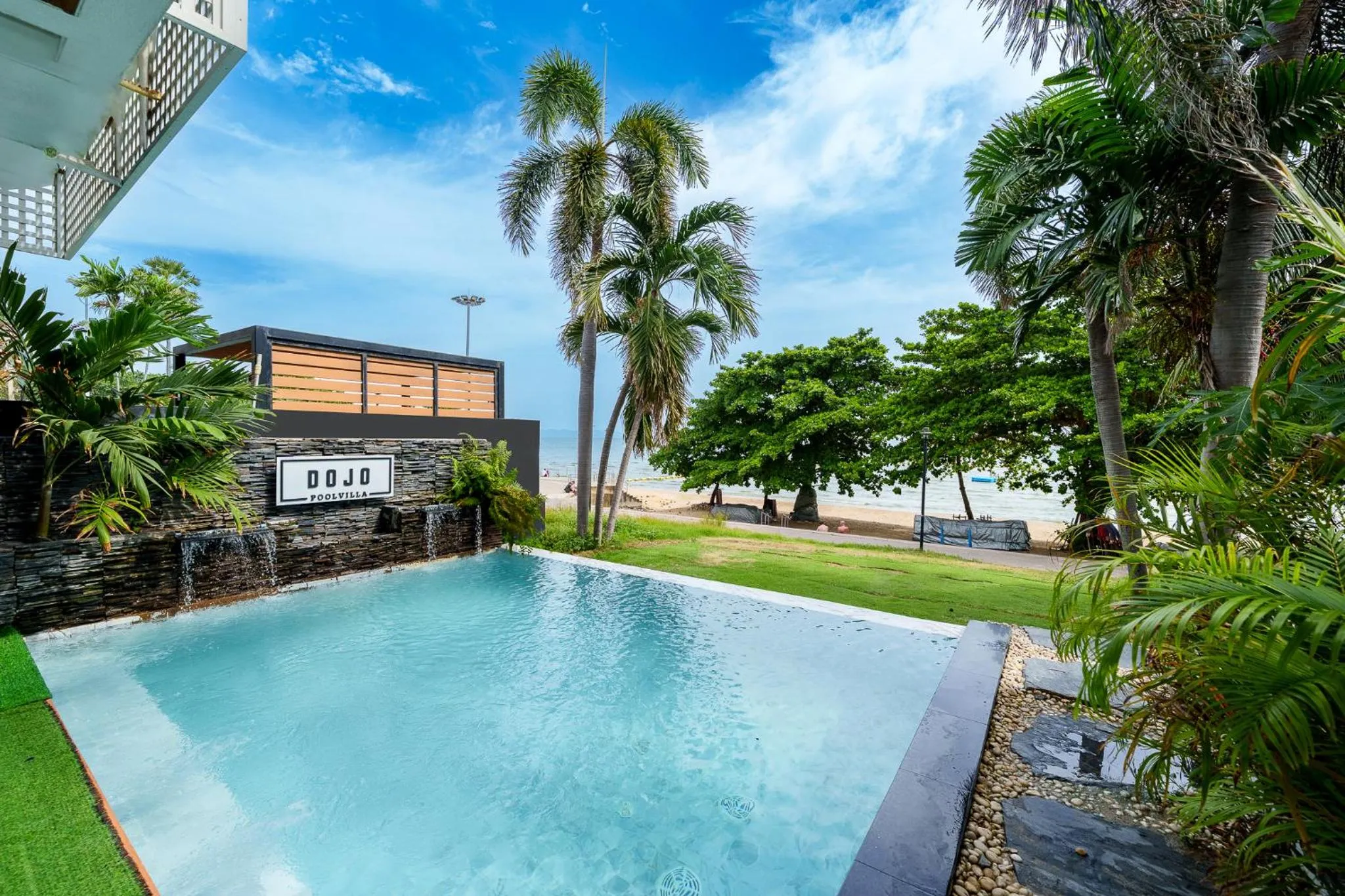 Sea view in Dojo pool villa