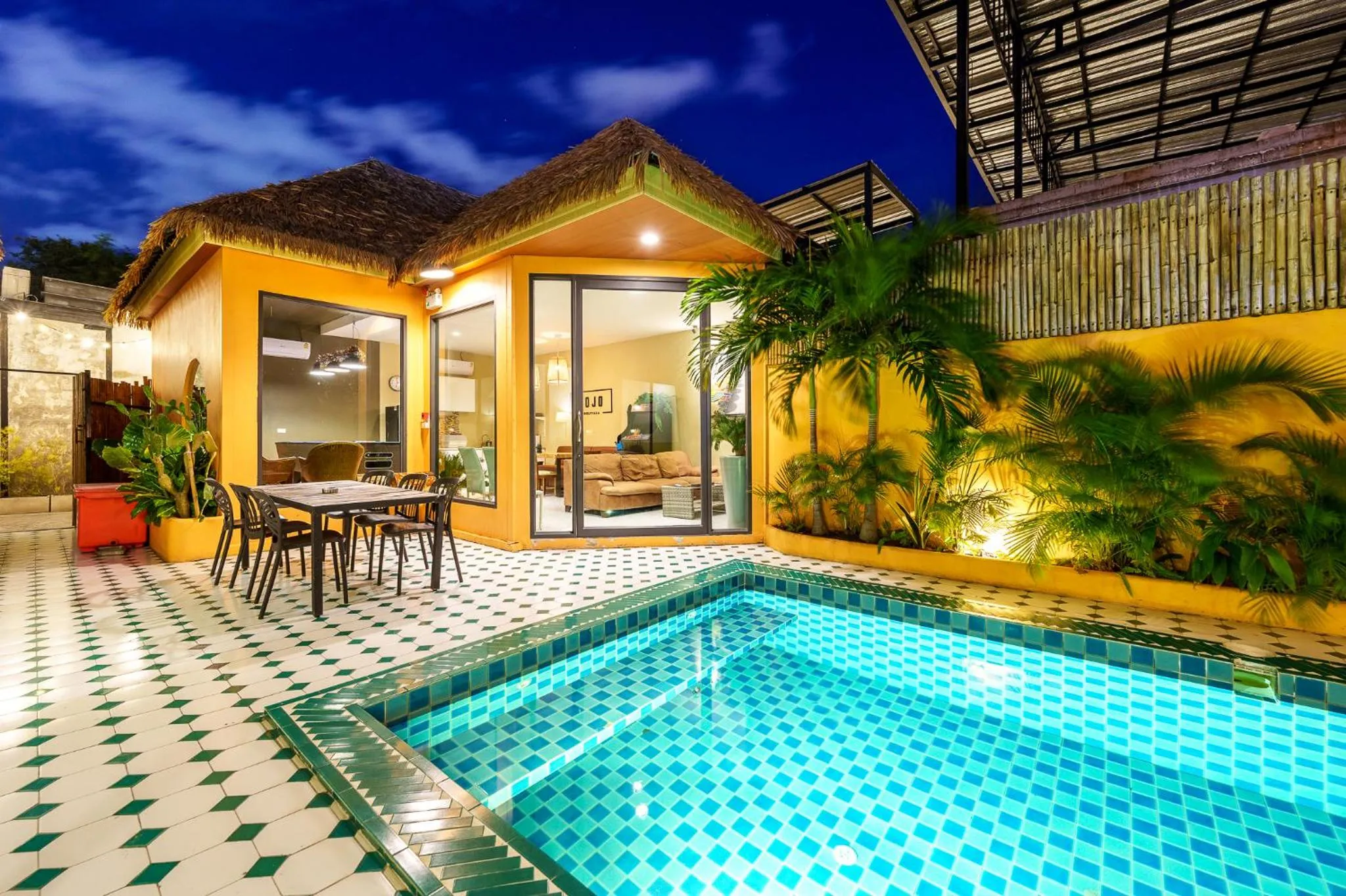 Swimming pool in Dojo pool villa