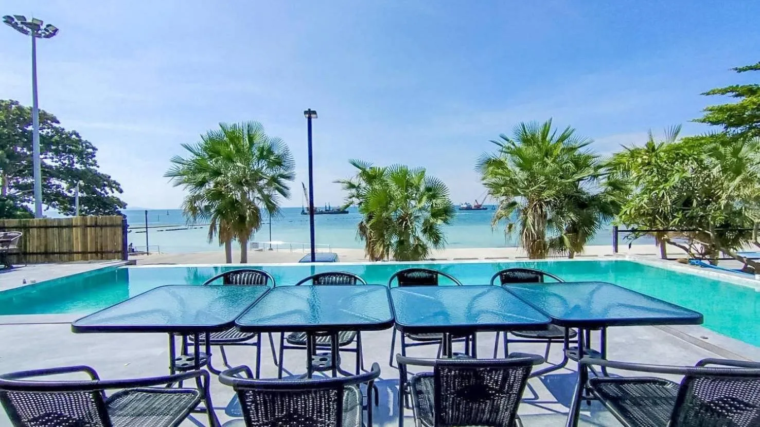 Swimming pool in Dojo pool villa