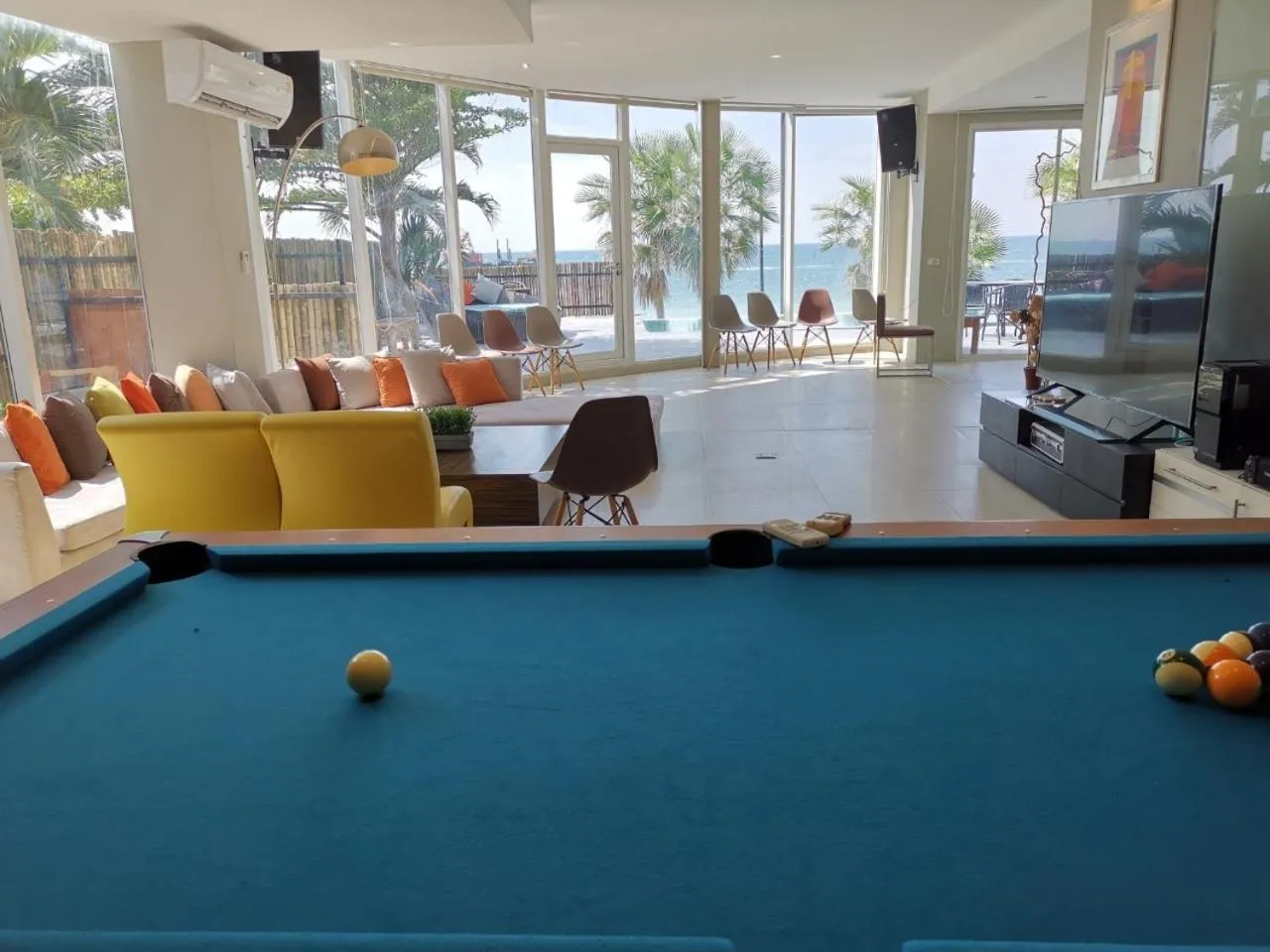 Billiard in Dojo pool villa