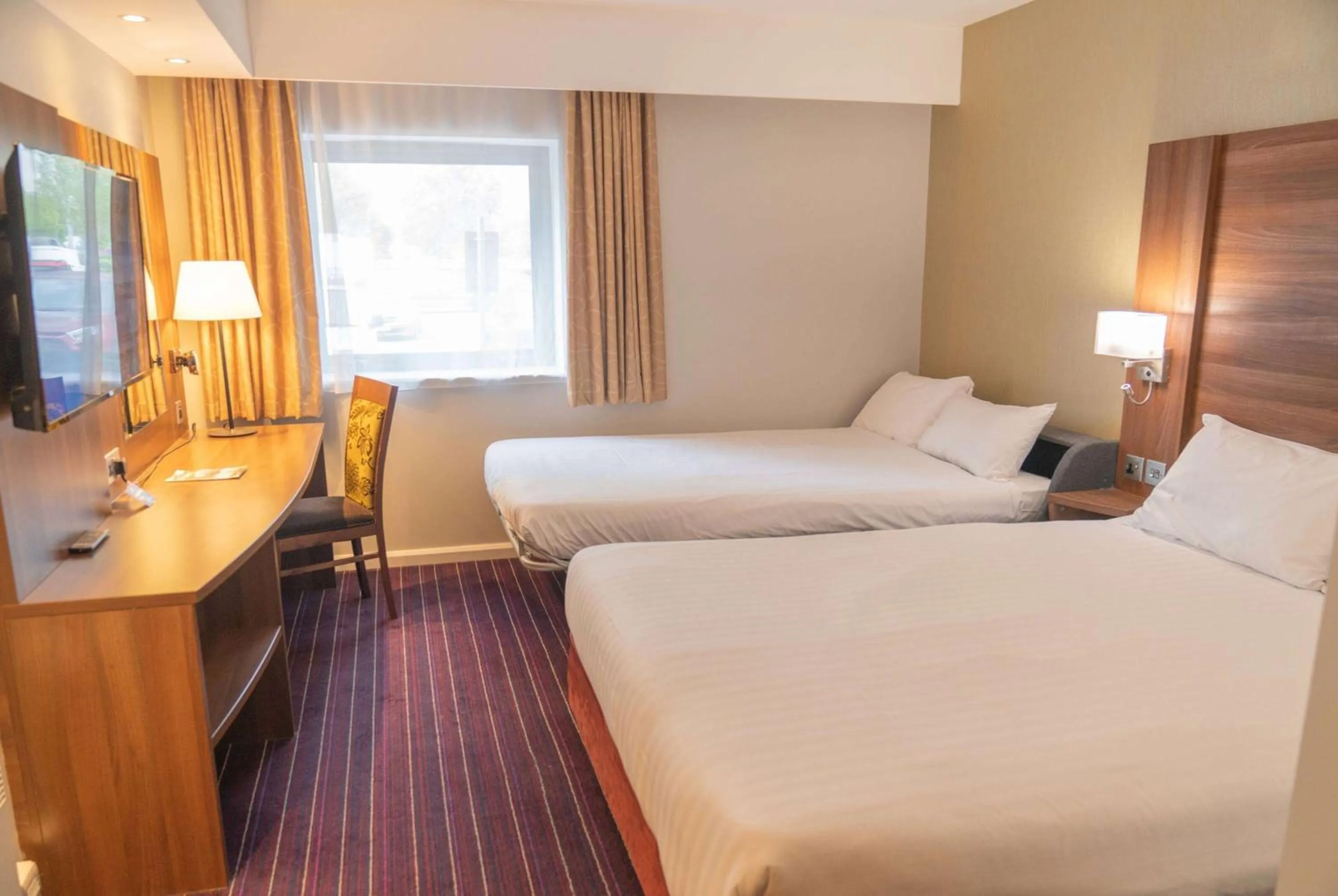 Photo of the whole room, Bed in Days Inn Wetherby