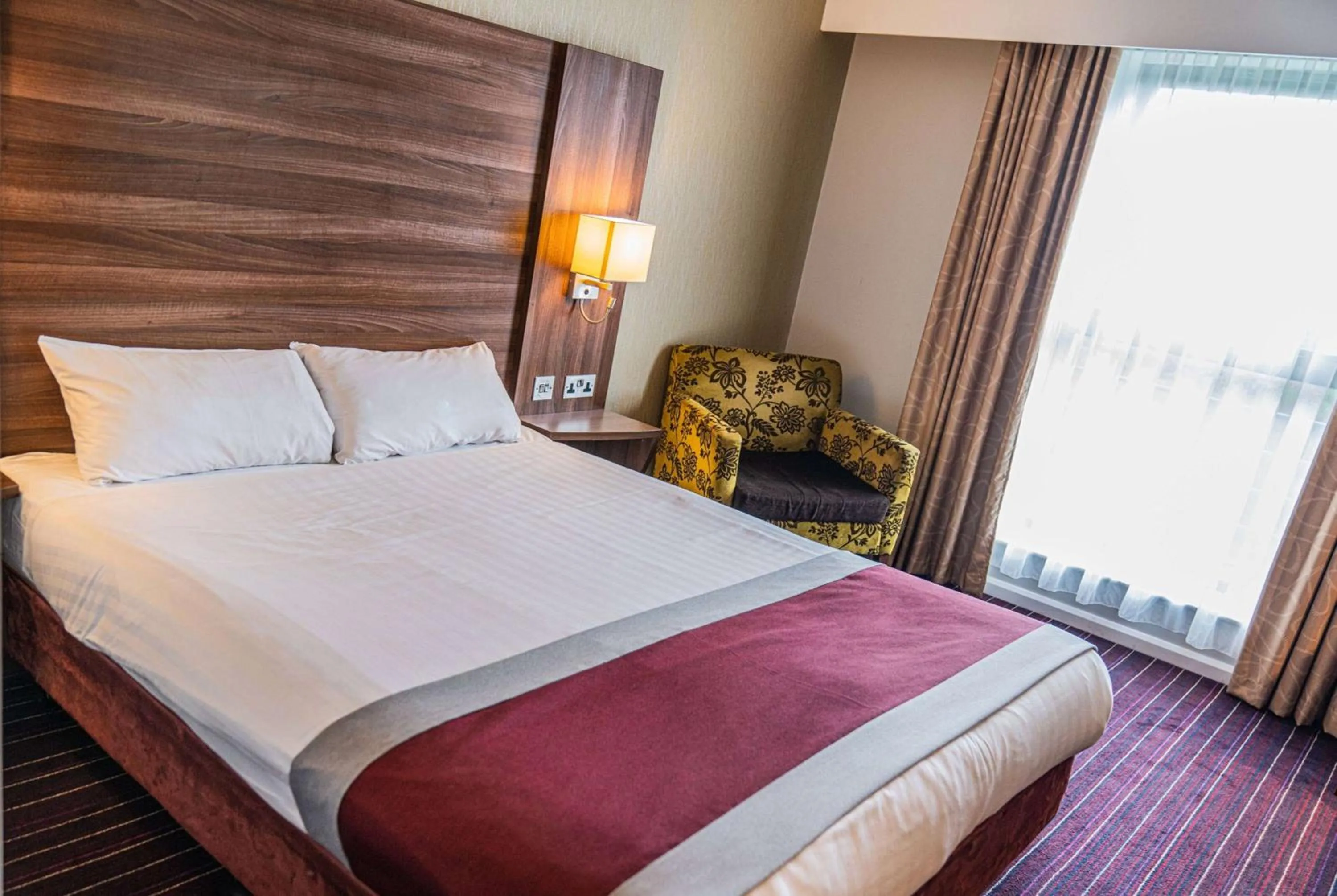 Photo of the whole room, Bed in Days Inn Wetherby